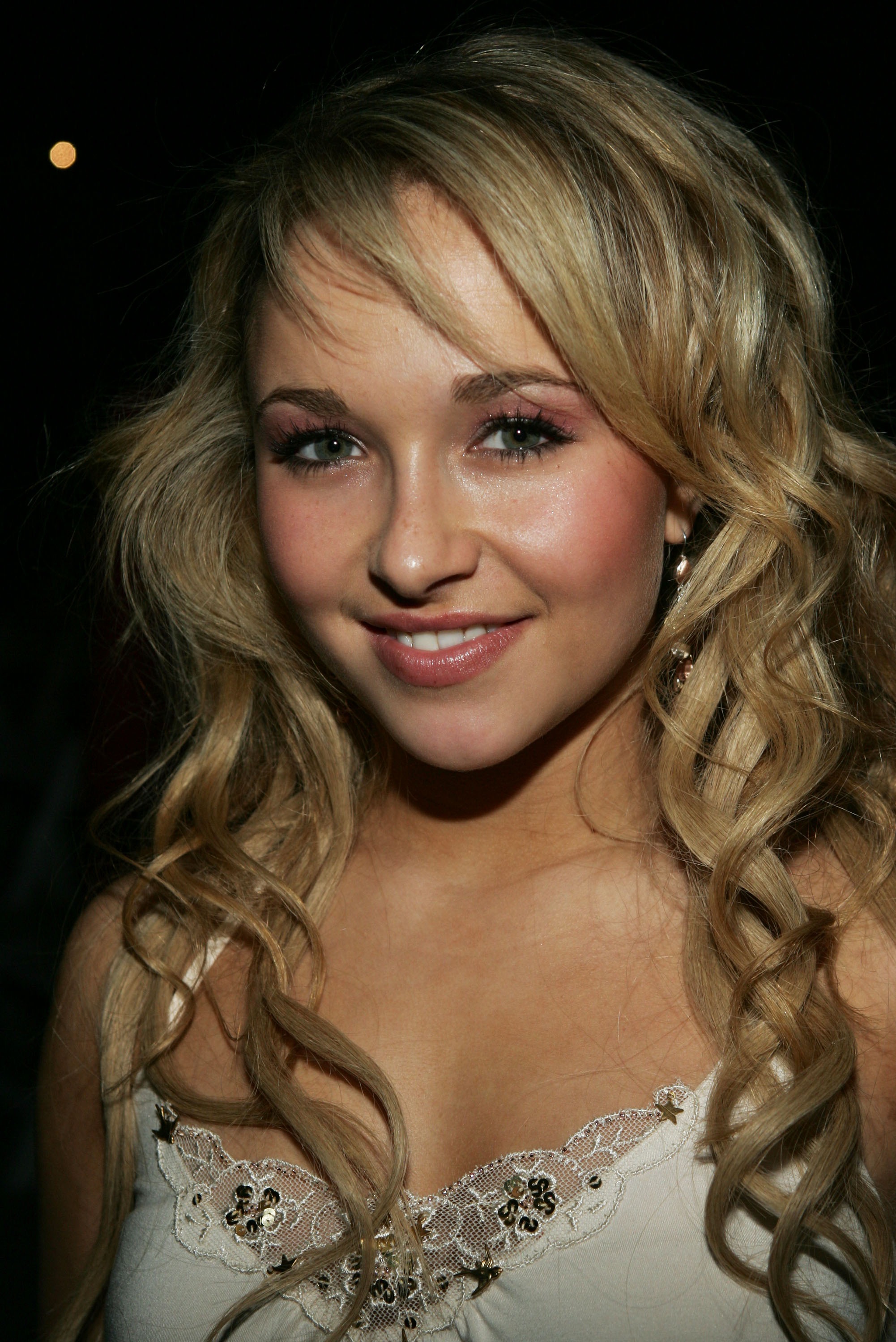 hayden_panettierre_rebecca_taylor_feb_2005__09.jpg hayden_panettierre_rebecca_taylor_feb_2005__09.jpg