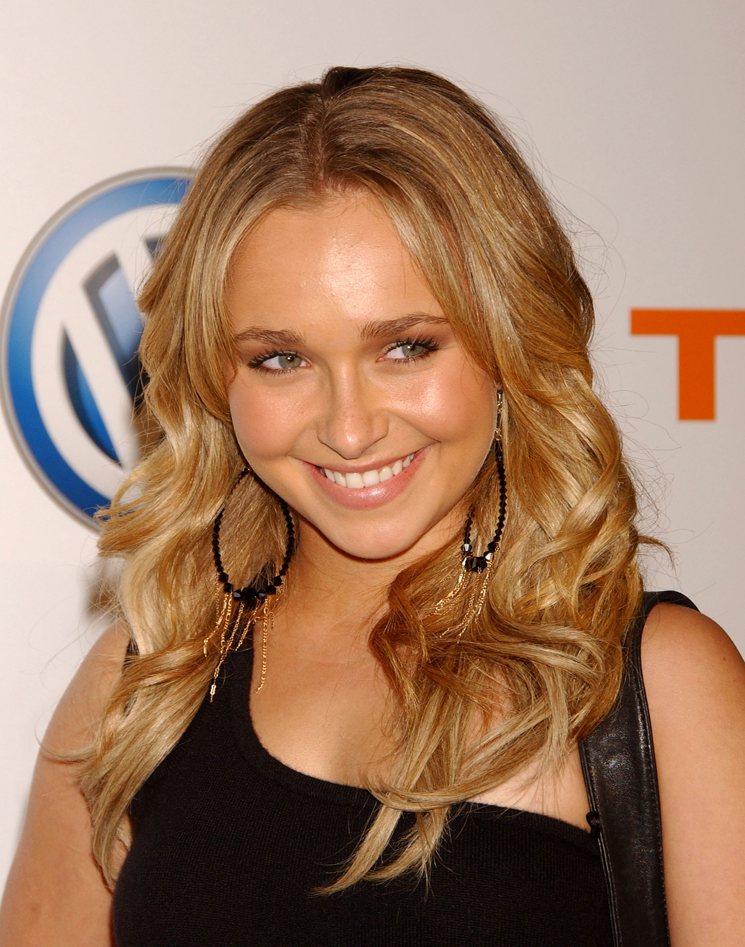08128_Celebrity_City_Hayden_Panettiere_047_014_122_358lo.jpg
