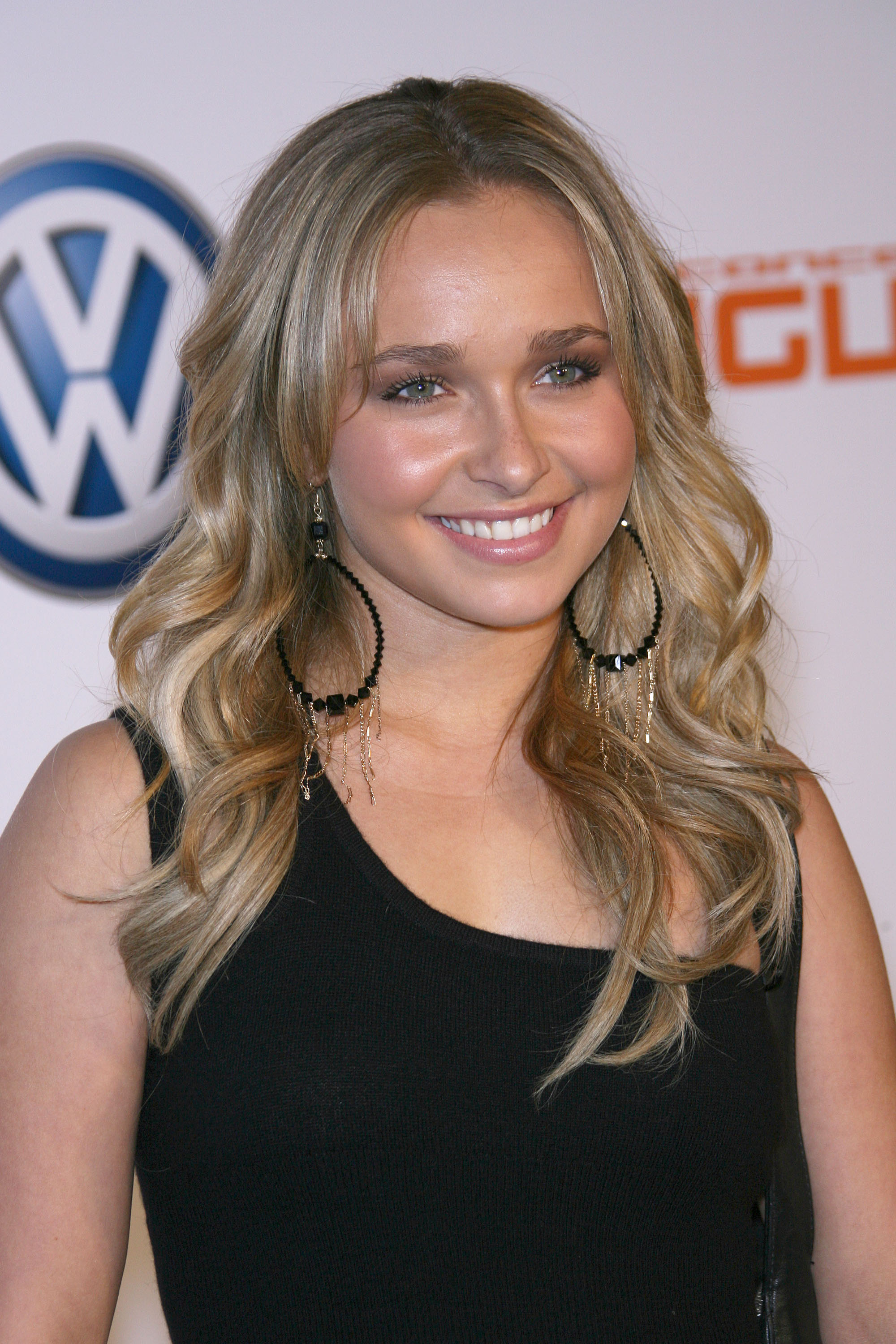 32580_Celebrity_City_Hayden_Panettiere_047_021_122_516lo.jpg