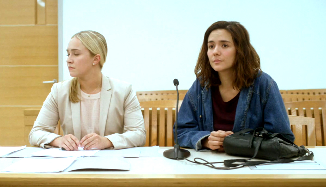 haydenpanettiere-custody2447.jpg