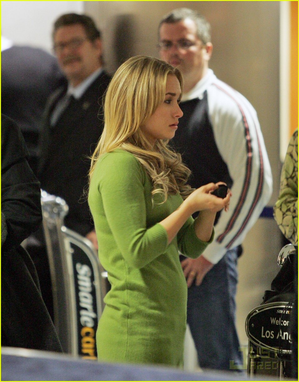 76518_Hayden_Panettiere_486_122_39lo.jpg