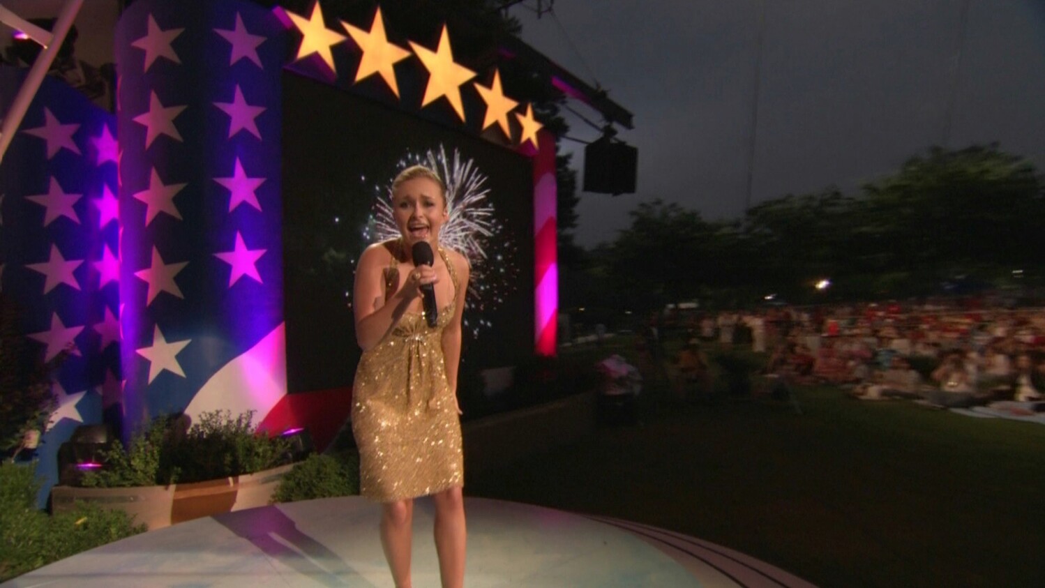 HaydenPanettiere_ACapitolFourth_2007-07-04_HDTV_018.jpg HaydenPanettiere_ACapitolFourth_2007-07-04_HDTV_018.jpg