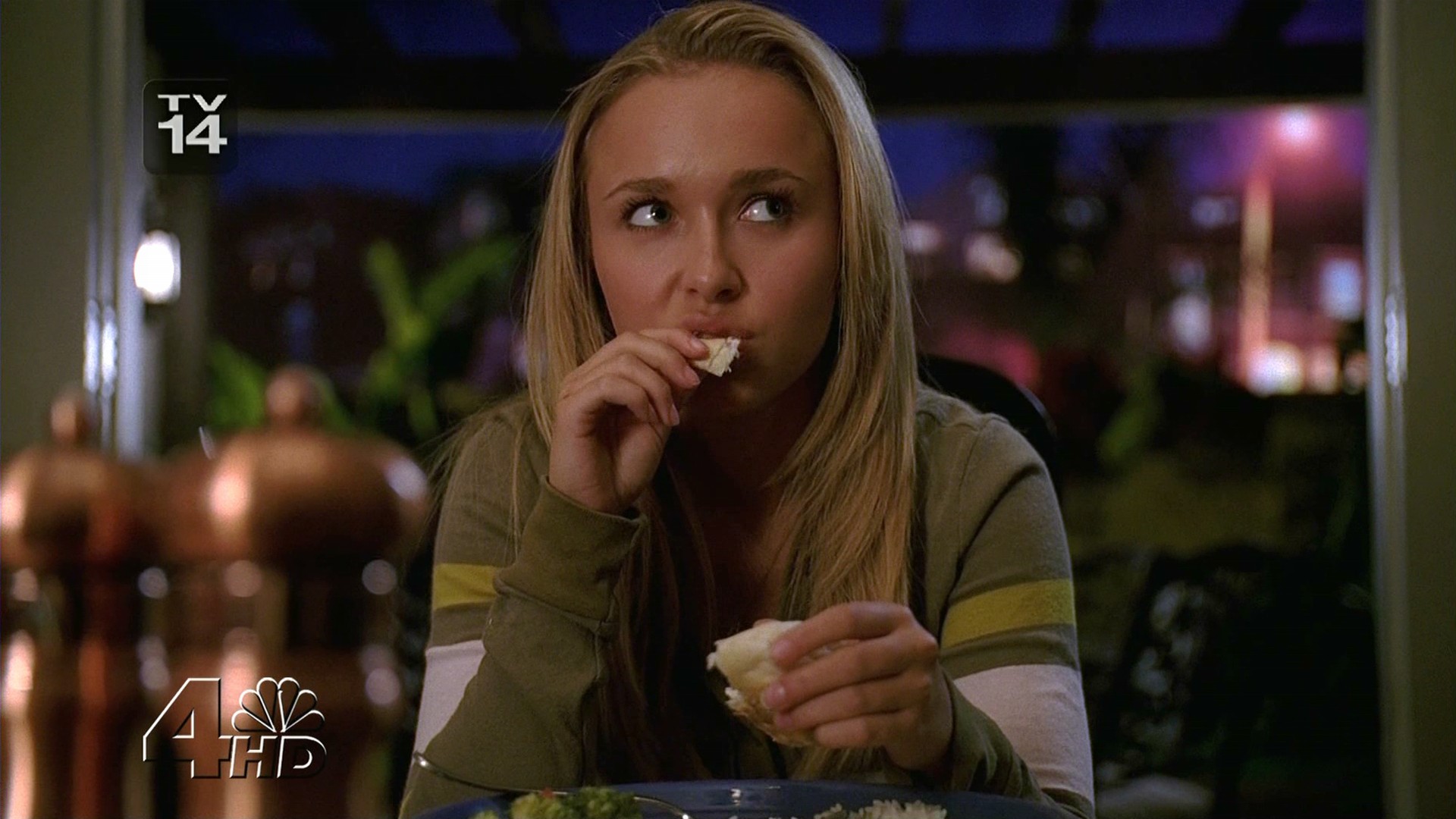 HaydenPanettiere_Heroes_S02E01_HDTV_058.jpg HaydenPanettiere_Heroes_S02E01_HDTV_058.jpg