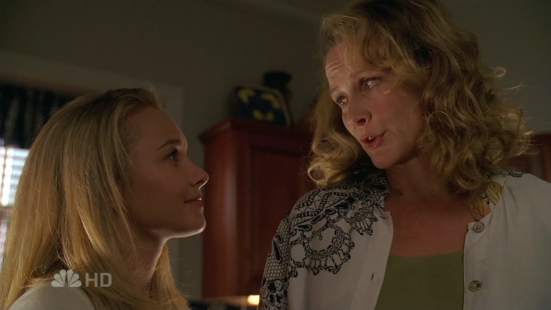 HaydenPanettiere_Heroes_S02E02_HDTV_004.jpg HaydenPanettiere_Heroes_S02E02_HDTV_004.jpg