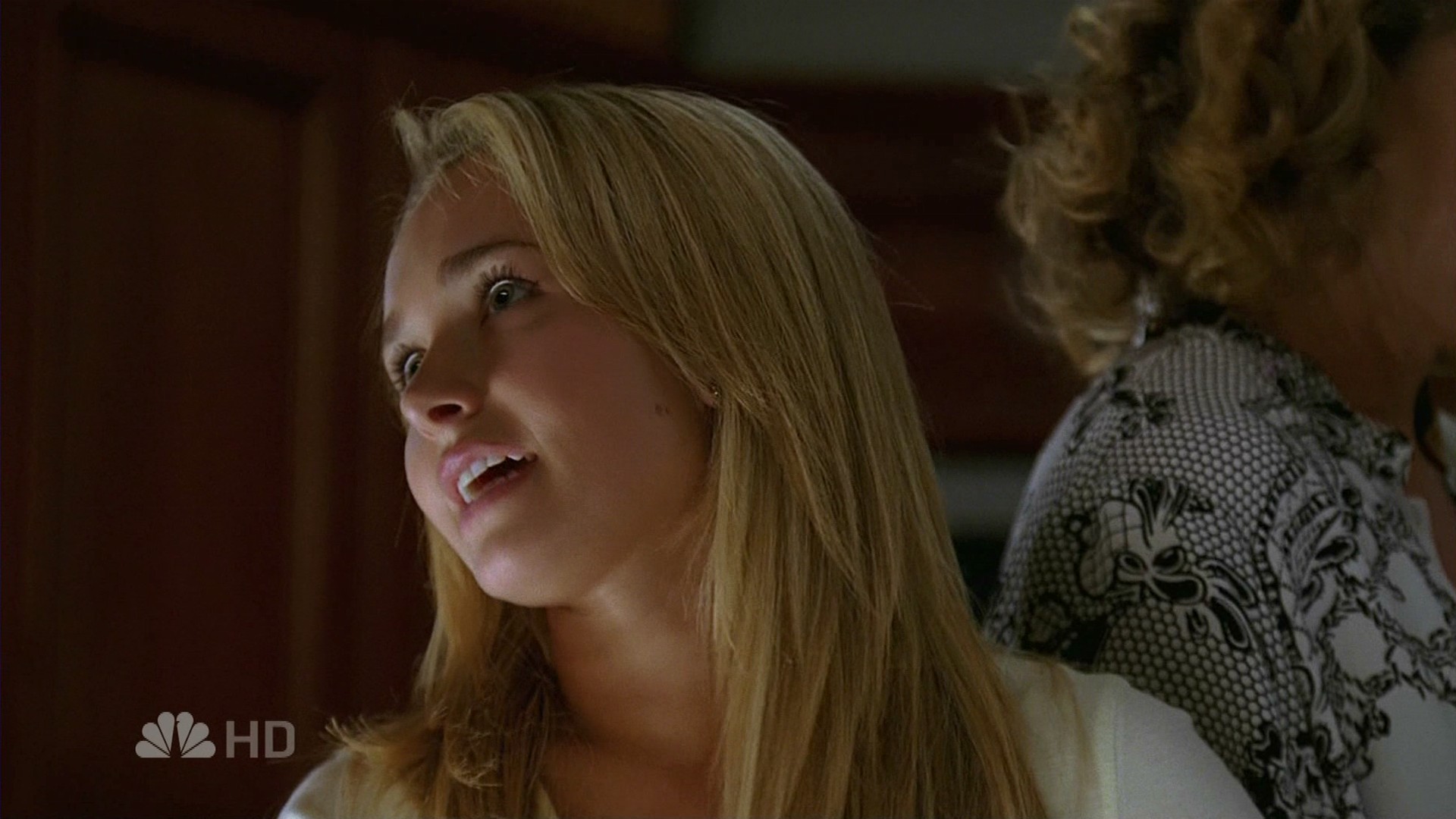 HaydenPanettiere_Heroes_S02E02_HDTV_008.jpg
