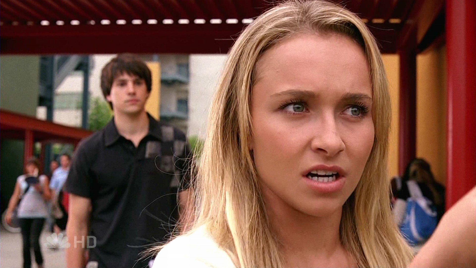 HaydenPanettiere_Heroes_S02E02_HDTV_026.jpg