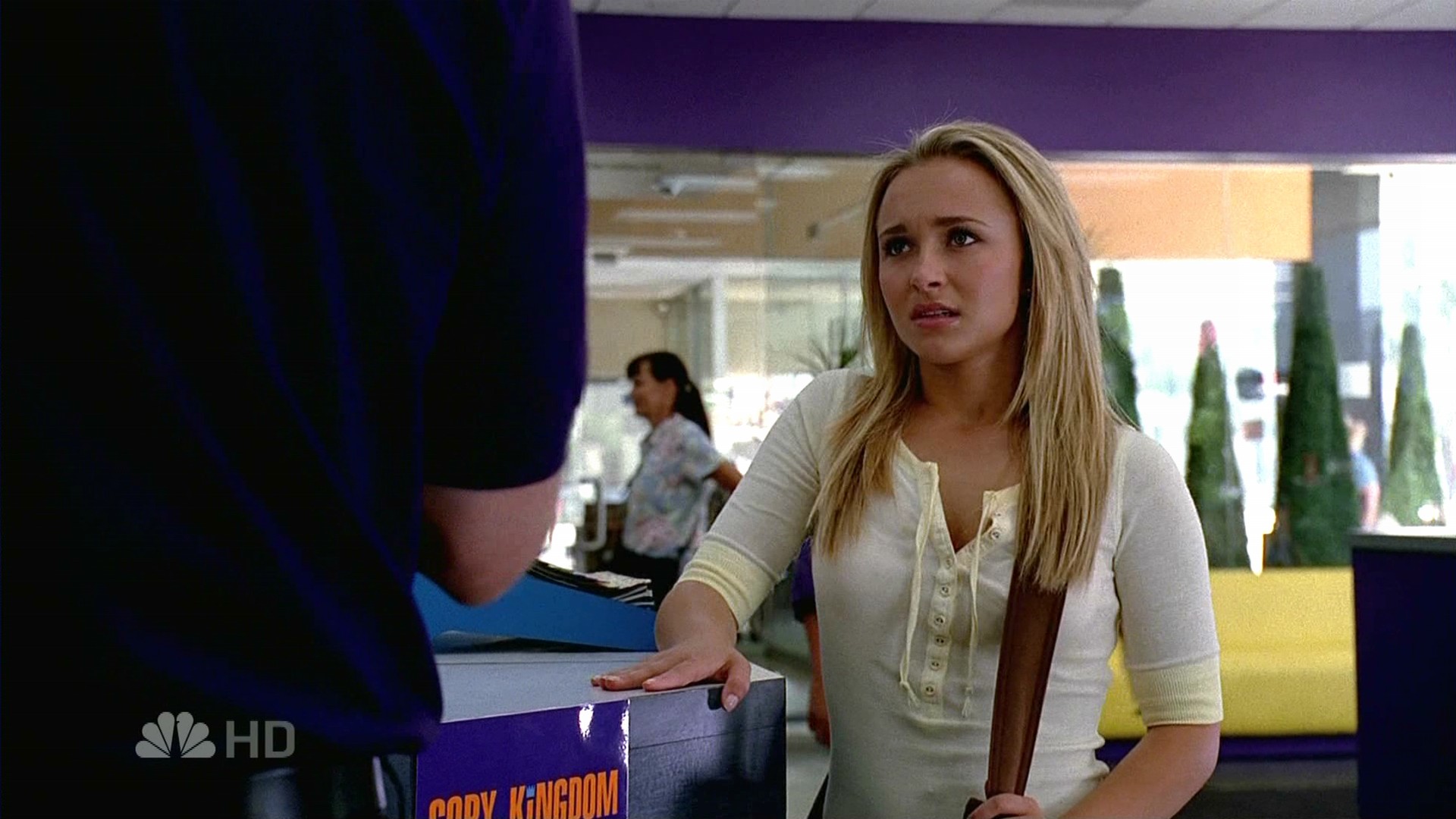 HaydenPanettiere_Heroes_S02E02_HDTV_033.jpg