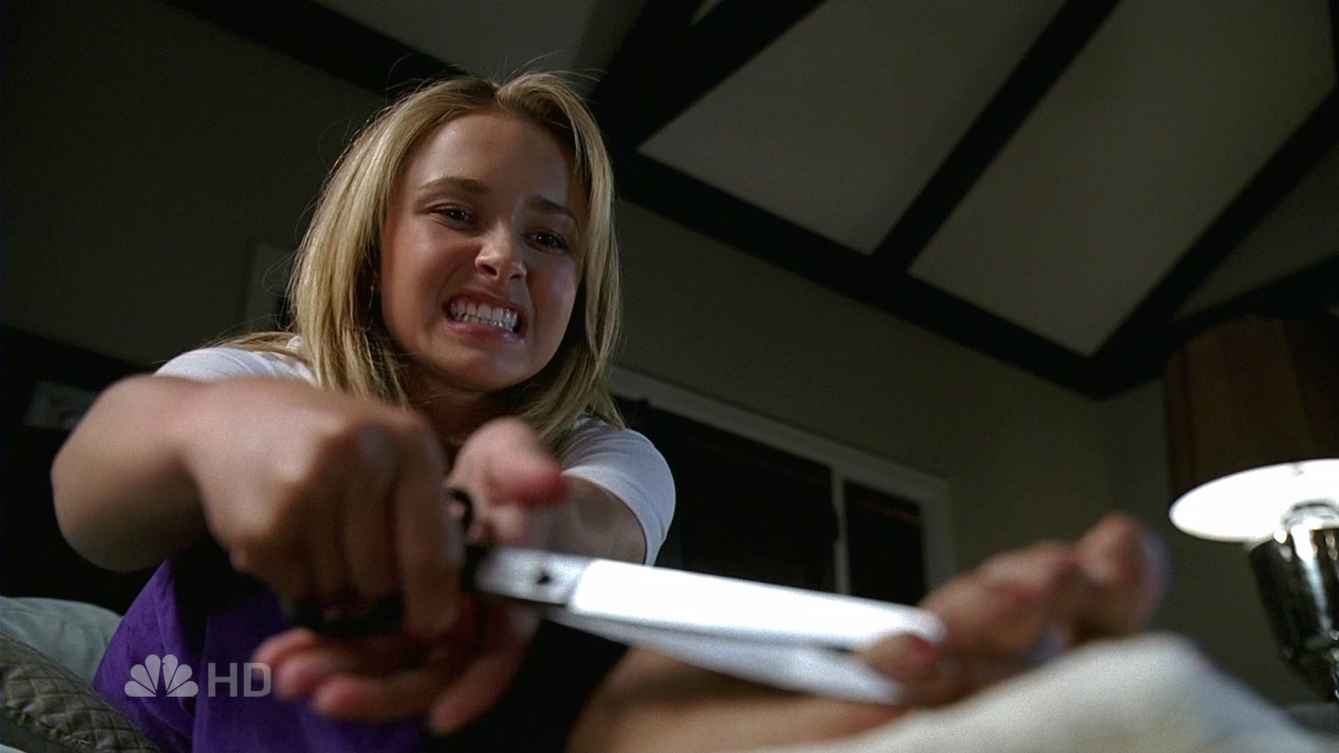 HaydenPanettiere_Heroes_S02E02_HDTV_056.jpg