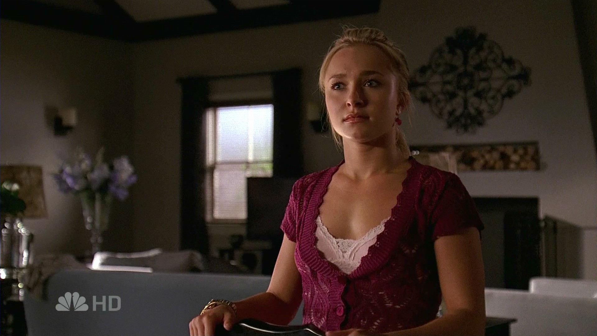 HaydenPanettiere_Heroes_S02E04_HDTV_001.jpg