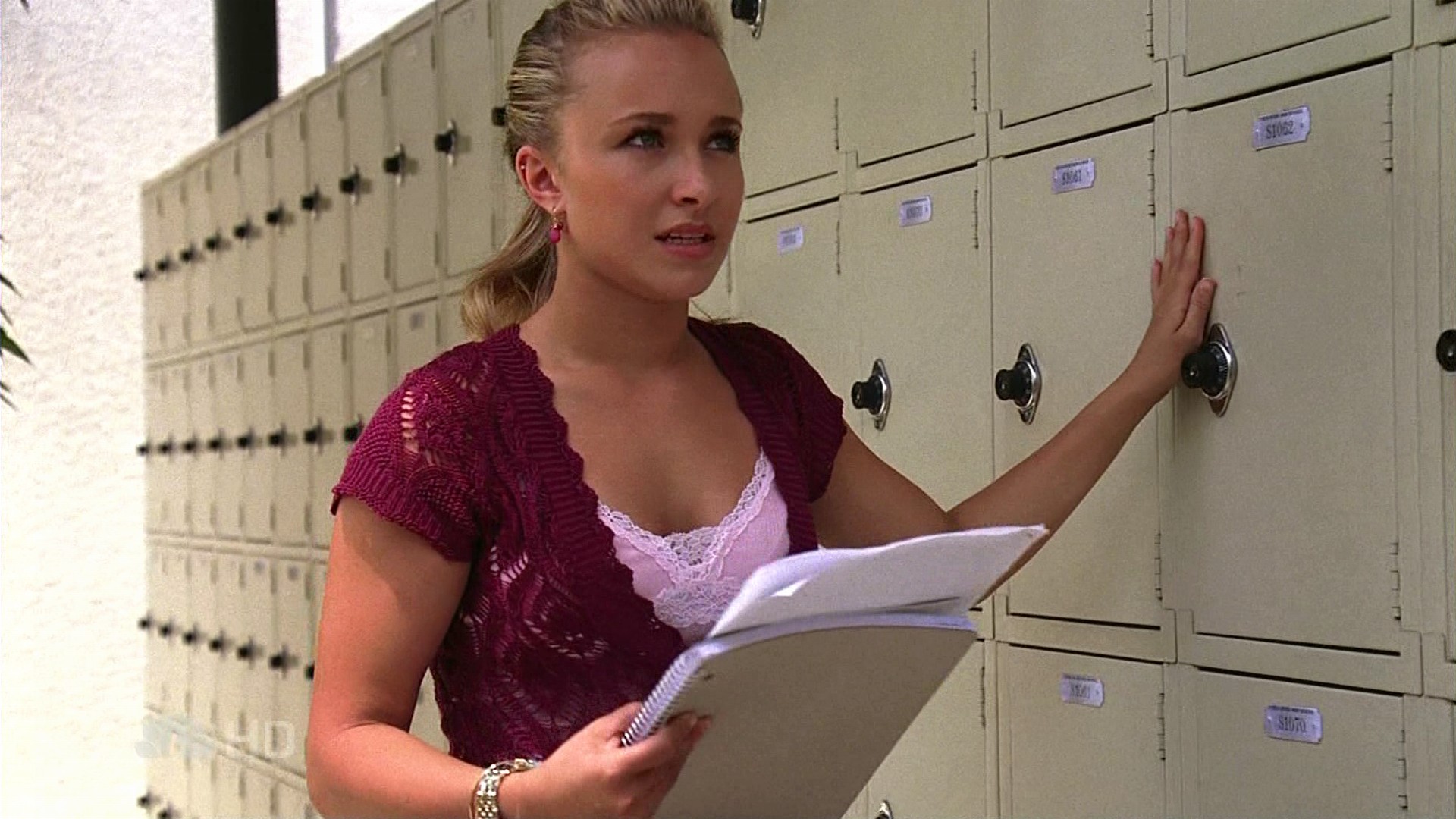 HaydenPanettiere_Heroes_S02E04_HDTV_016.jpg HaydenPanettiere_Heroes_S02E04_HDTV_016.jpg