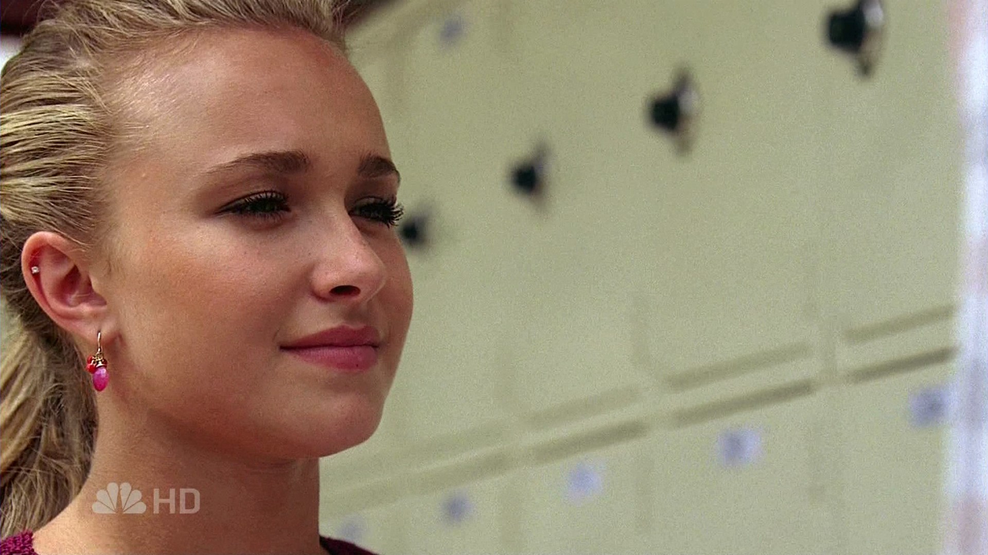 HaydenPanettiere_Heroes_S02E04_HDTV_017.jpg HaydenPanettiere_Heroes_S02E04_HDTV_017.jpg