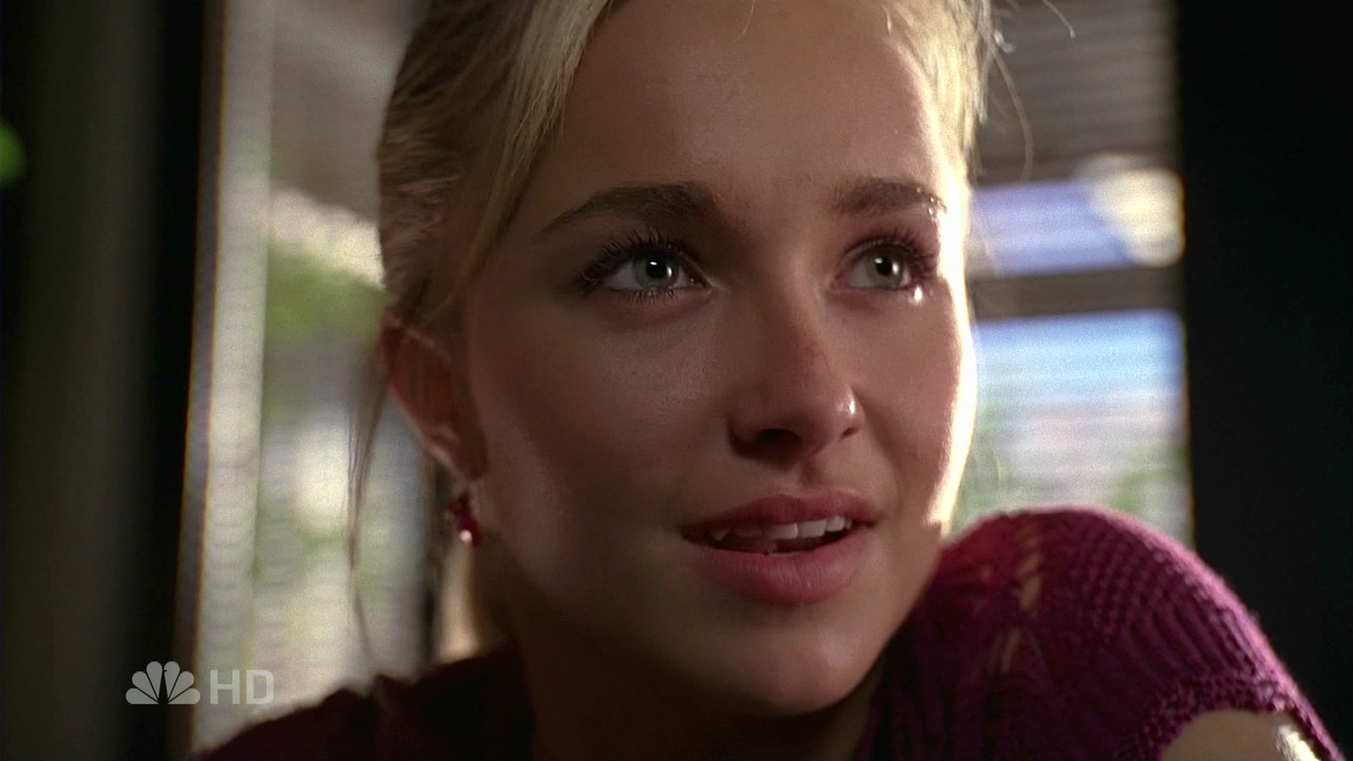 HaydenPanettiere_Heroes_S02E04_HDTV_031.jpg