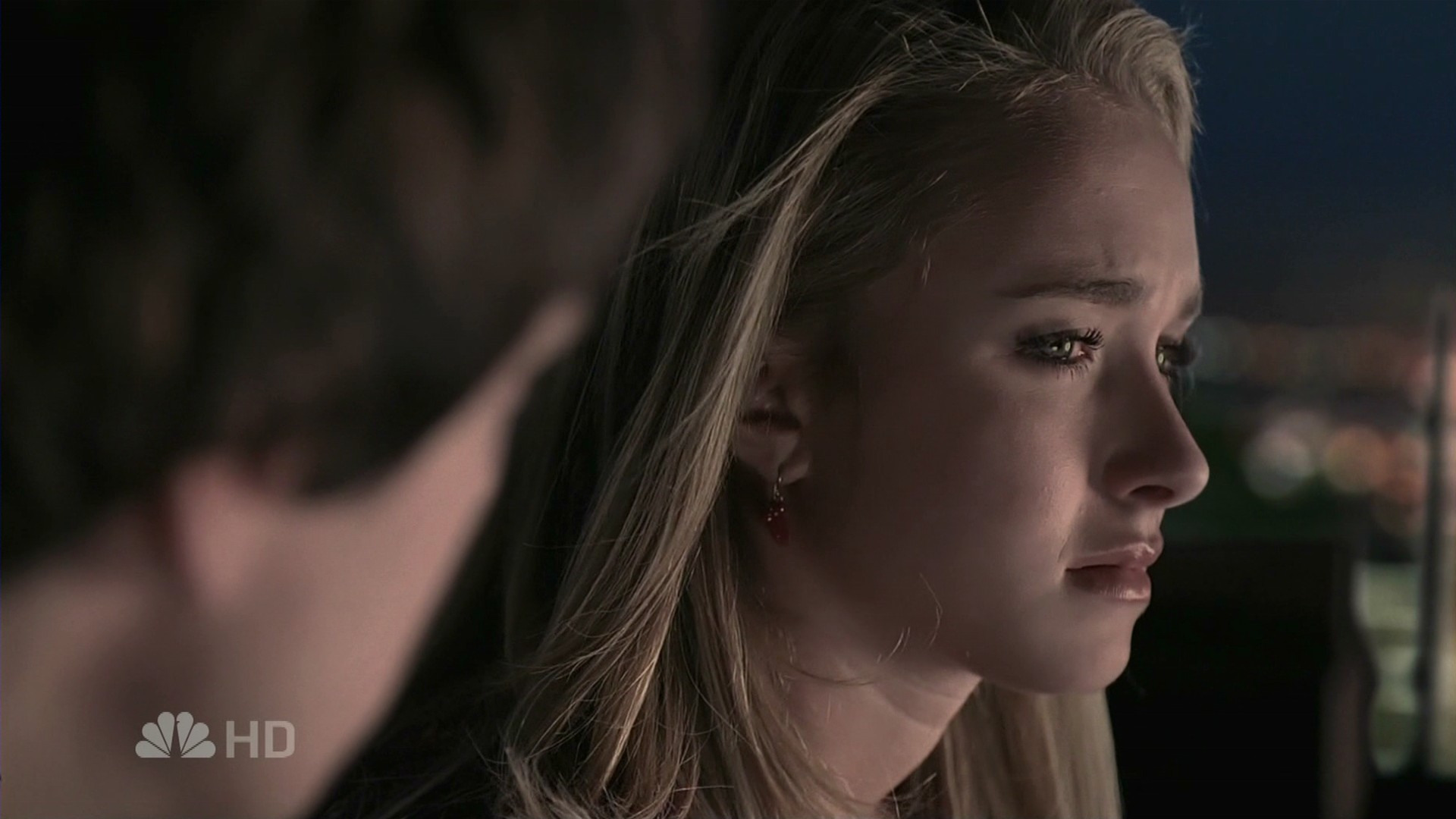 HaydenPanettiere_Heroes_S02E04_HDTV_039.jpg HaydenPanettiere_Heroes_S02E04_HDTV_039.jpg