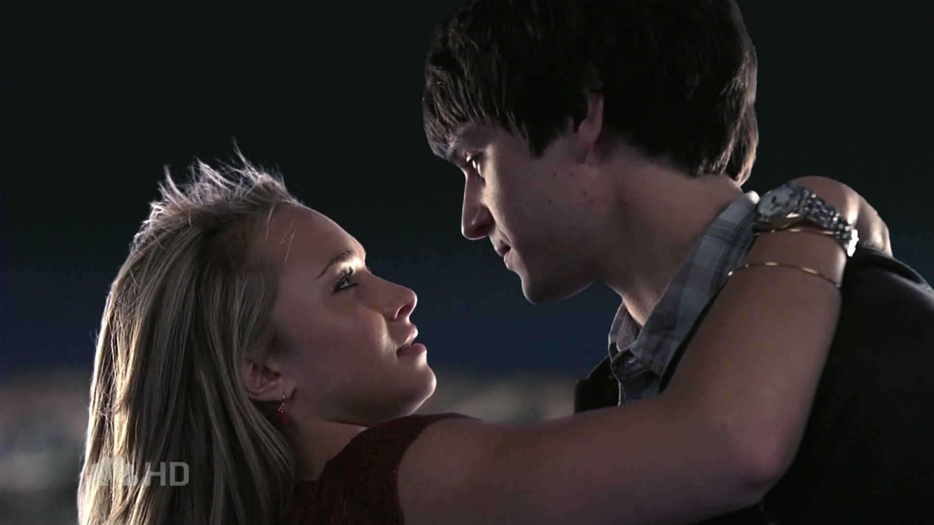 HaydenPanettiere_Heroes_S02E04_HDTV_048.jpg HaydenPanettiere_Heroes_S02E04_HDTV_048.jpg