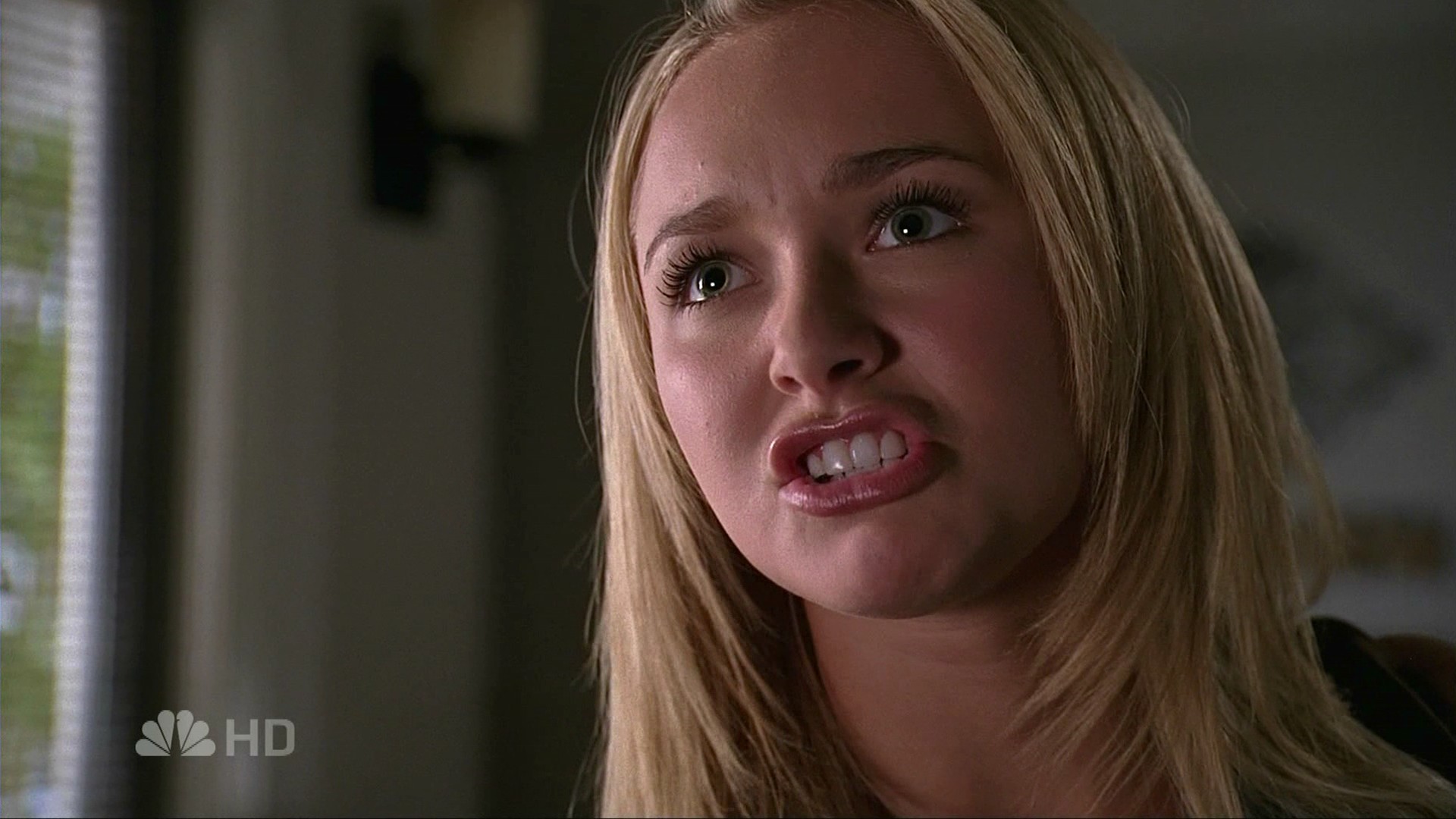 HaydenPanettiere_Heroes_S02E09_HDTV_007.jpg