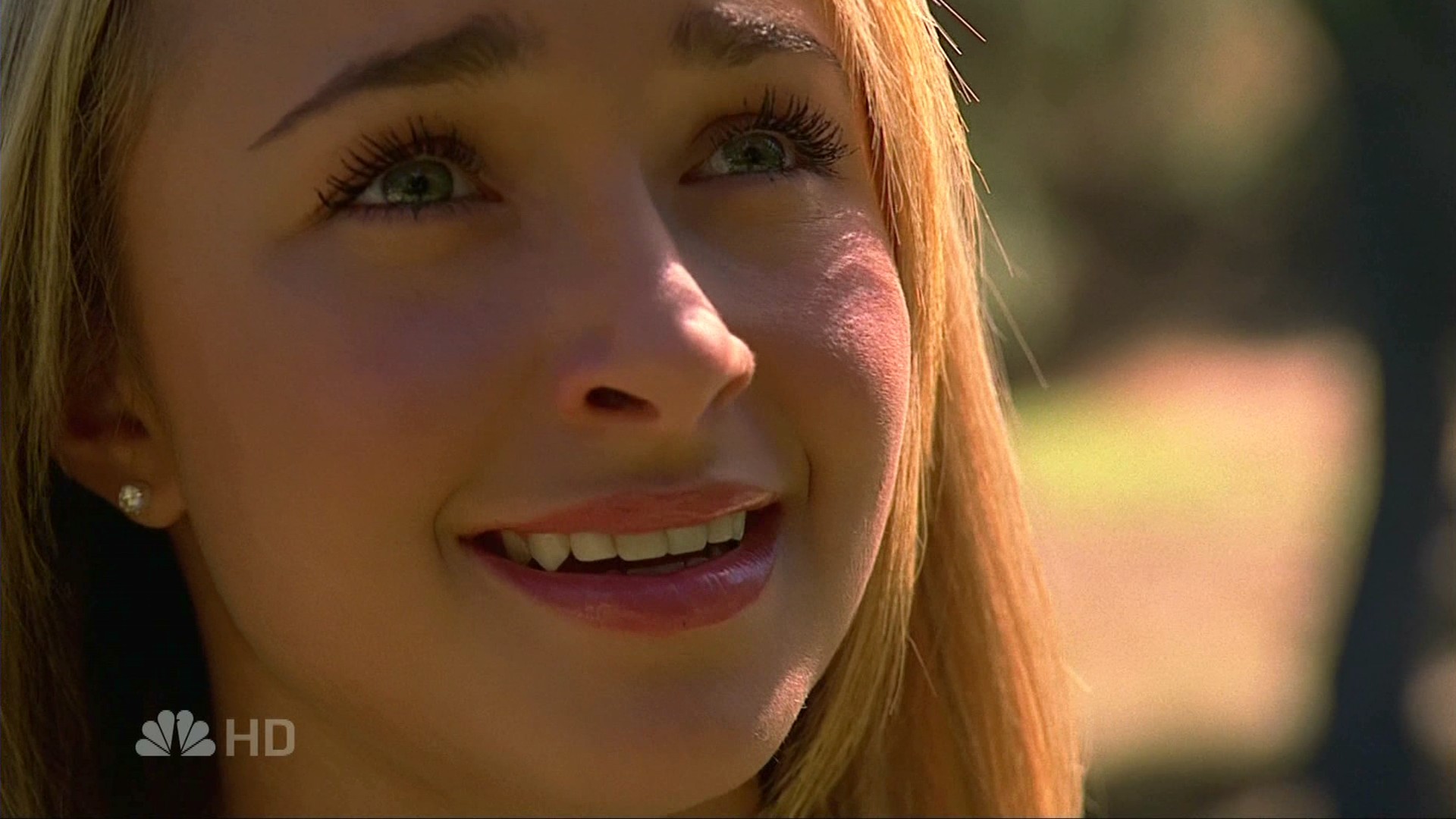 HaydenPanettiere_Heroes_S02E09_HDTV_021.jpg