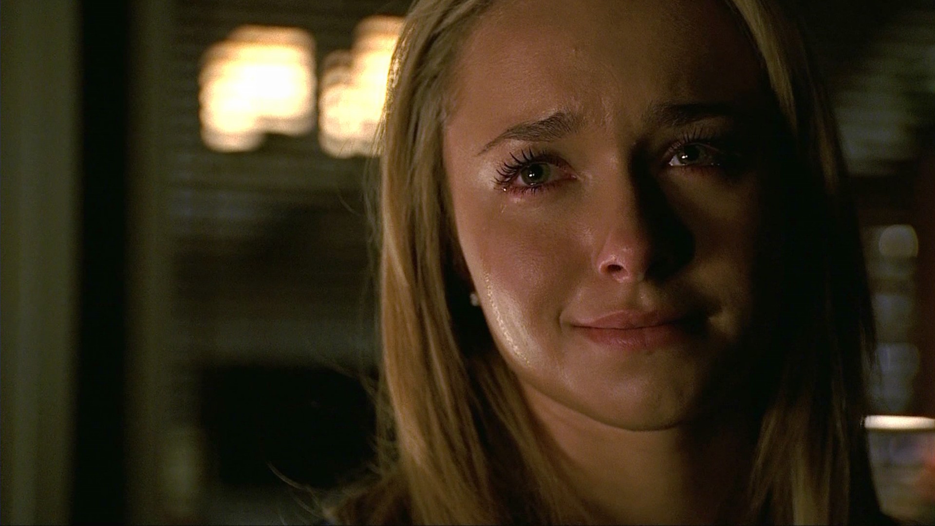HaydenPanettiere_Heroes_S02E09_HDTV_058.jpg
