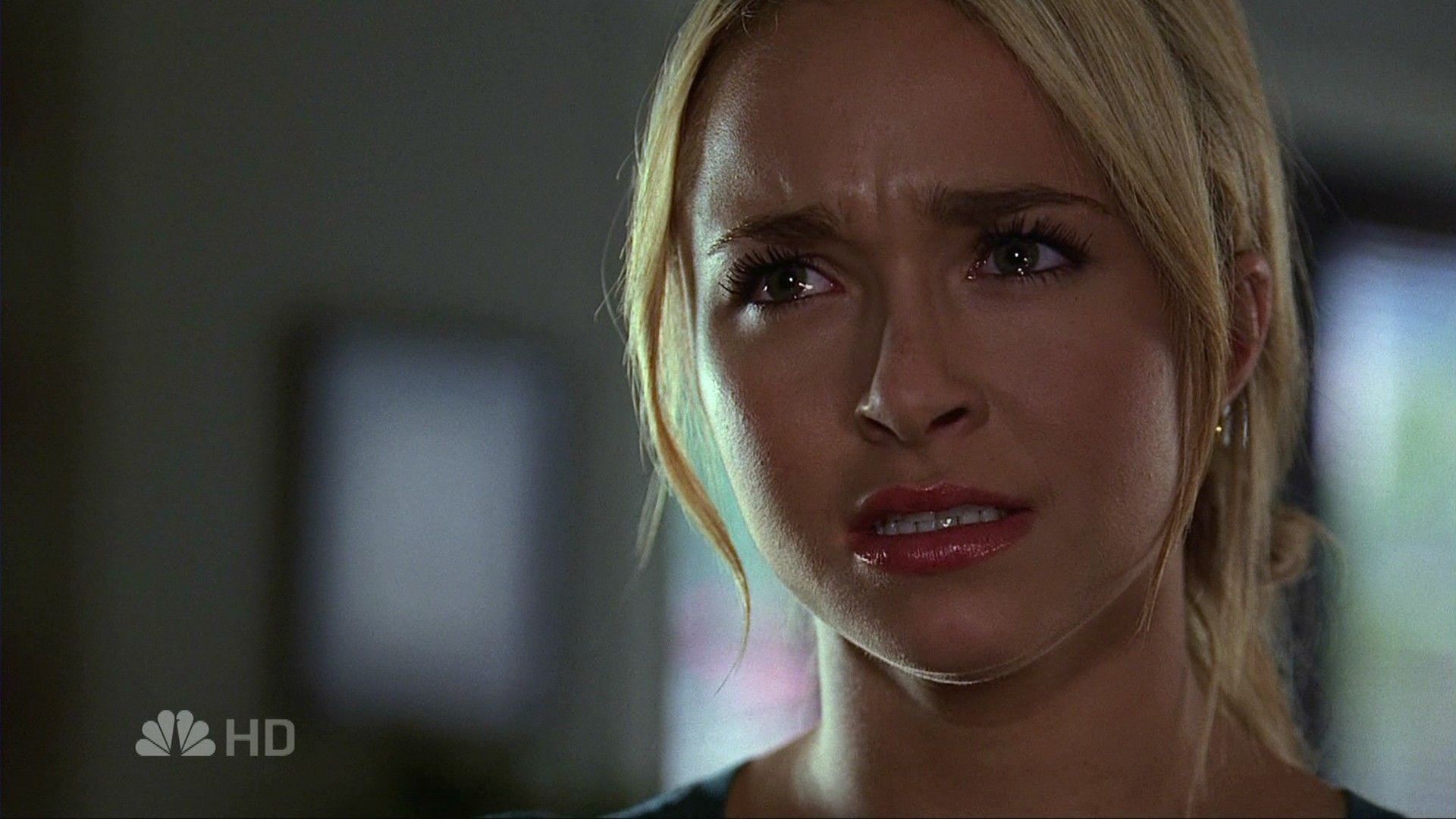 HaydenPanettiere_Heroes_S02E10_HDTV_004.jpg