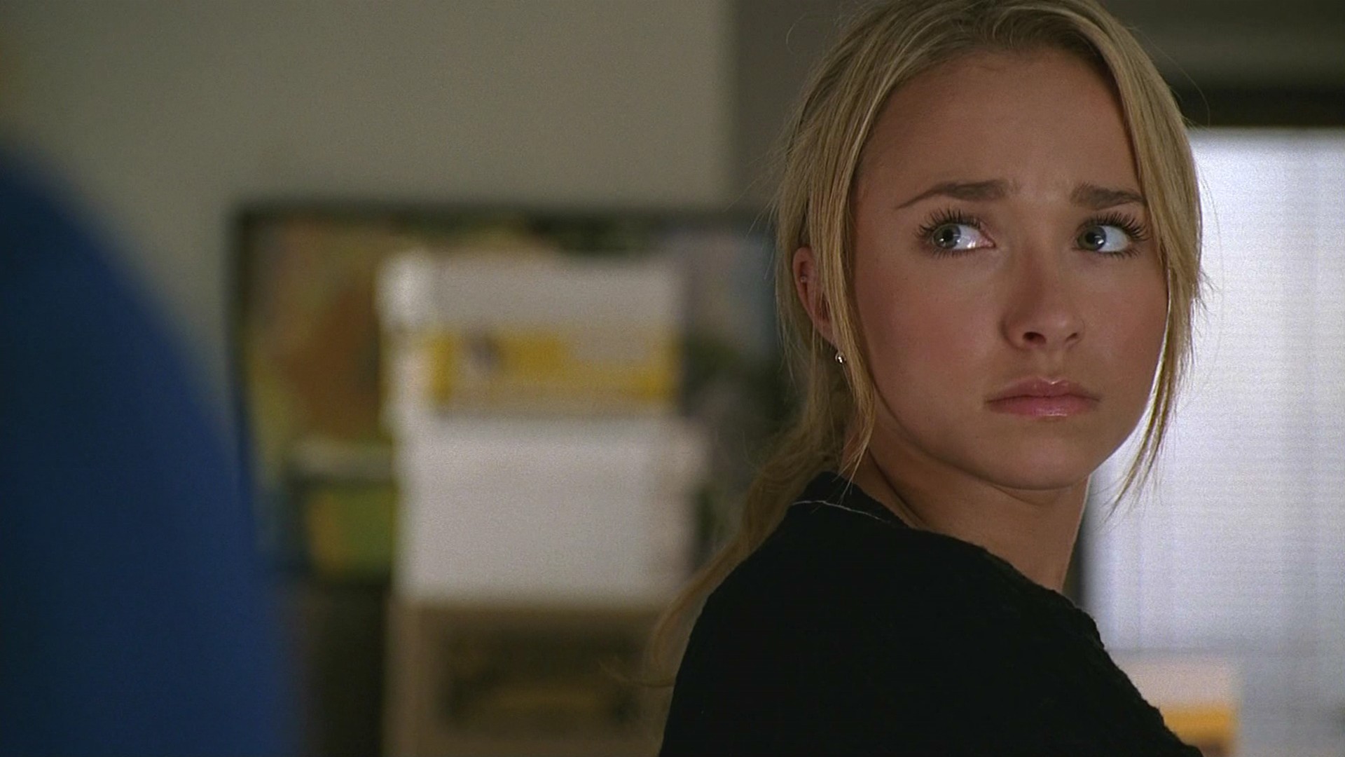 HaydenPanettiere_Heroes_S02E11_HDTV_003.jpg