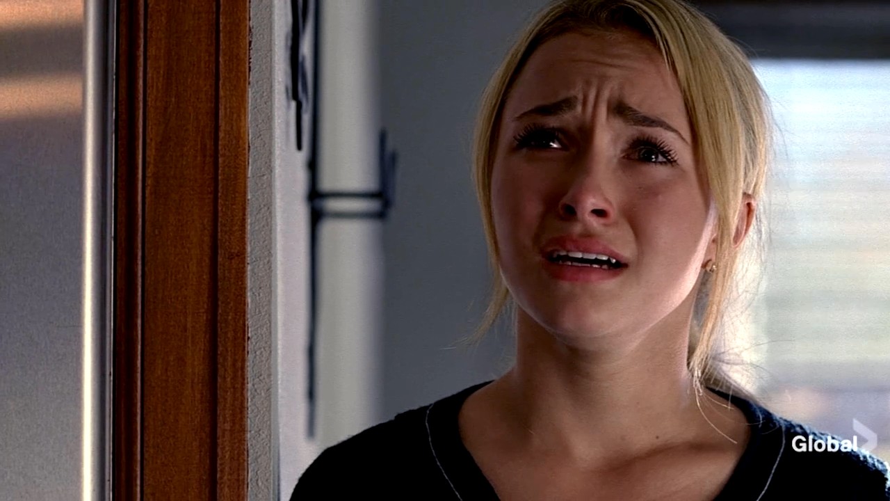 HaydenPanettiere_Heroes_S02E11_HDTV_026.jpg