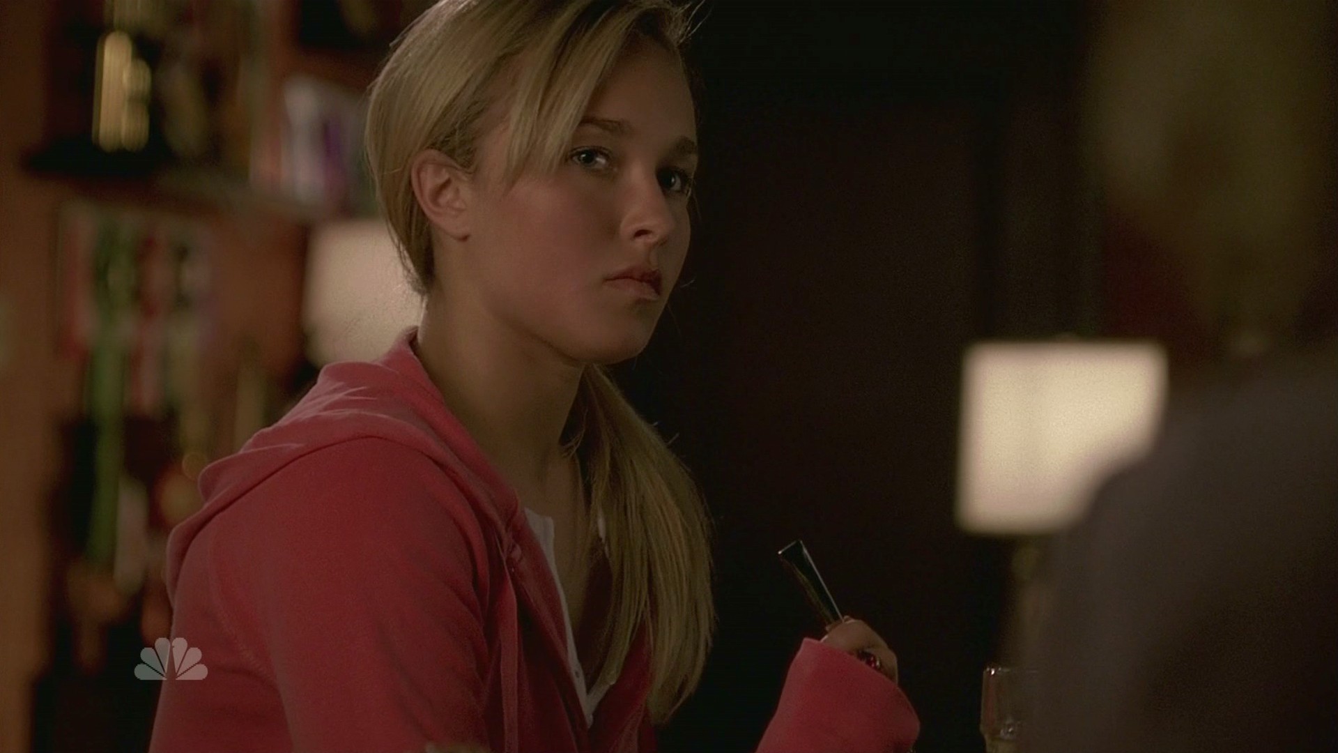 HaydenPanettiere_Heroes_S01E01_HDTV_018.jpg HaydenPanettiere_Heroes_S01E01_HDTV_018.jpg