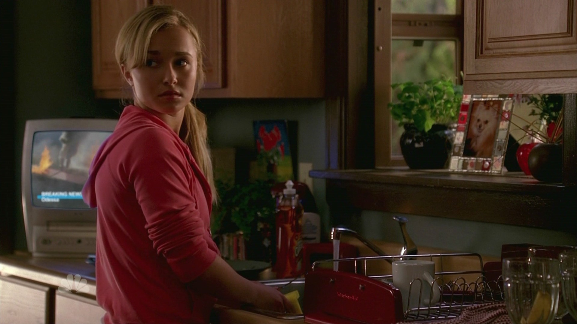 HaydenPanettiere_Heroes_S01E01_HDTV_028.jpg HaydenPanettiere_Heroes_S01E01_HDTV_028.jpg