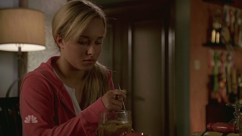 HaydenPanettiere_Heroes_S01E01_HDTV_025.jpg