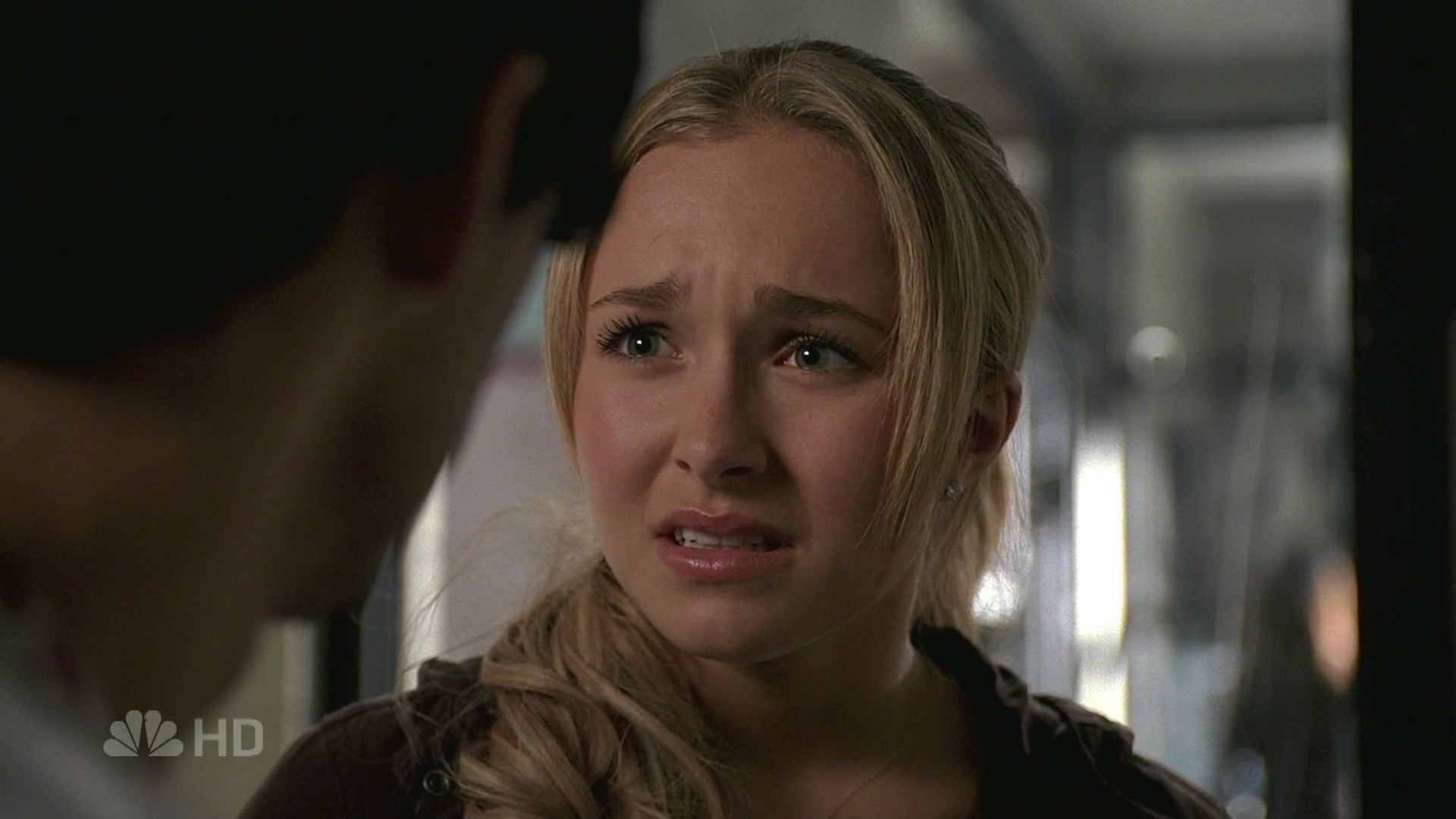 HaydenPanettiere_Heroes_S01E11_HDTV_017.jpg