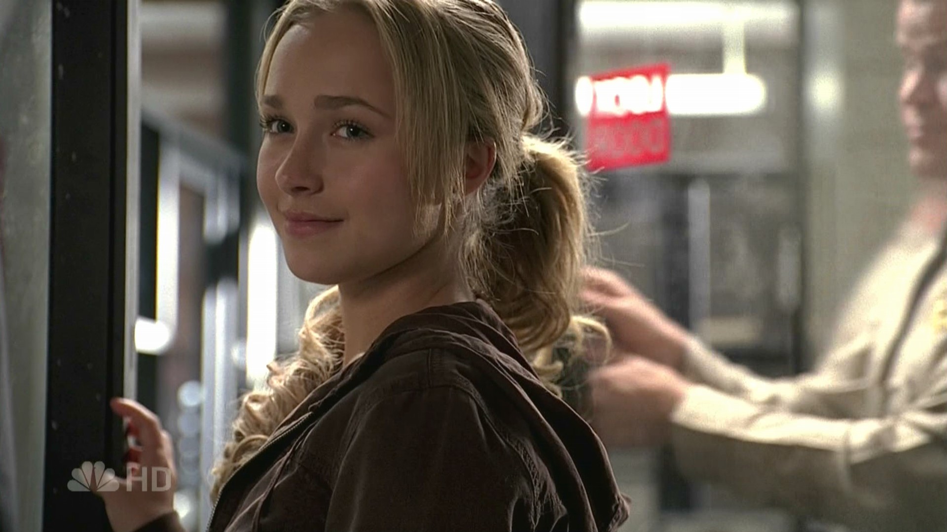 HaydenPanettiere_Heroes_S01E11_HDTV_022.jpg