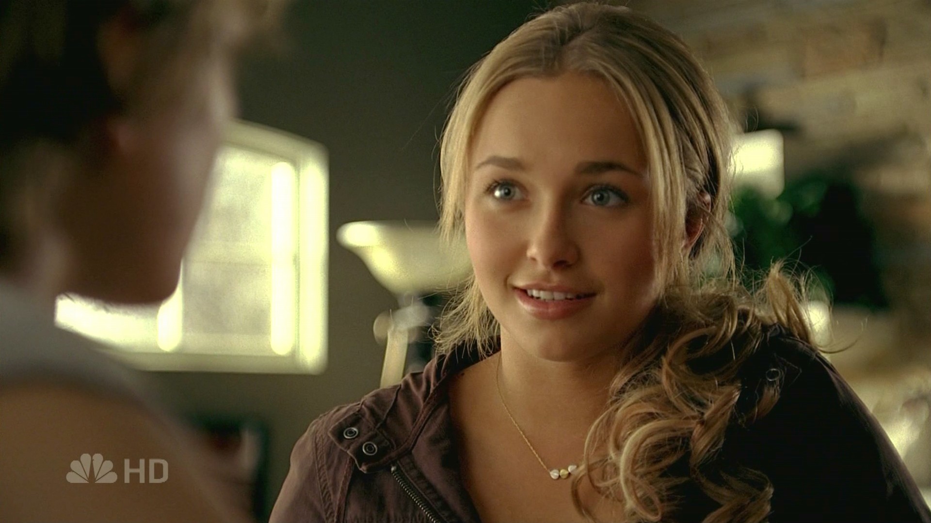 HaydenPanettiere_Heroes_S01E11_HDTV_029.jpg