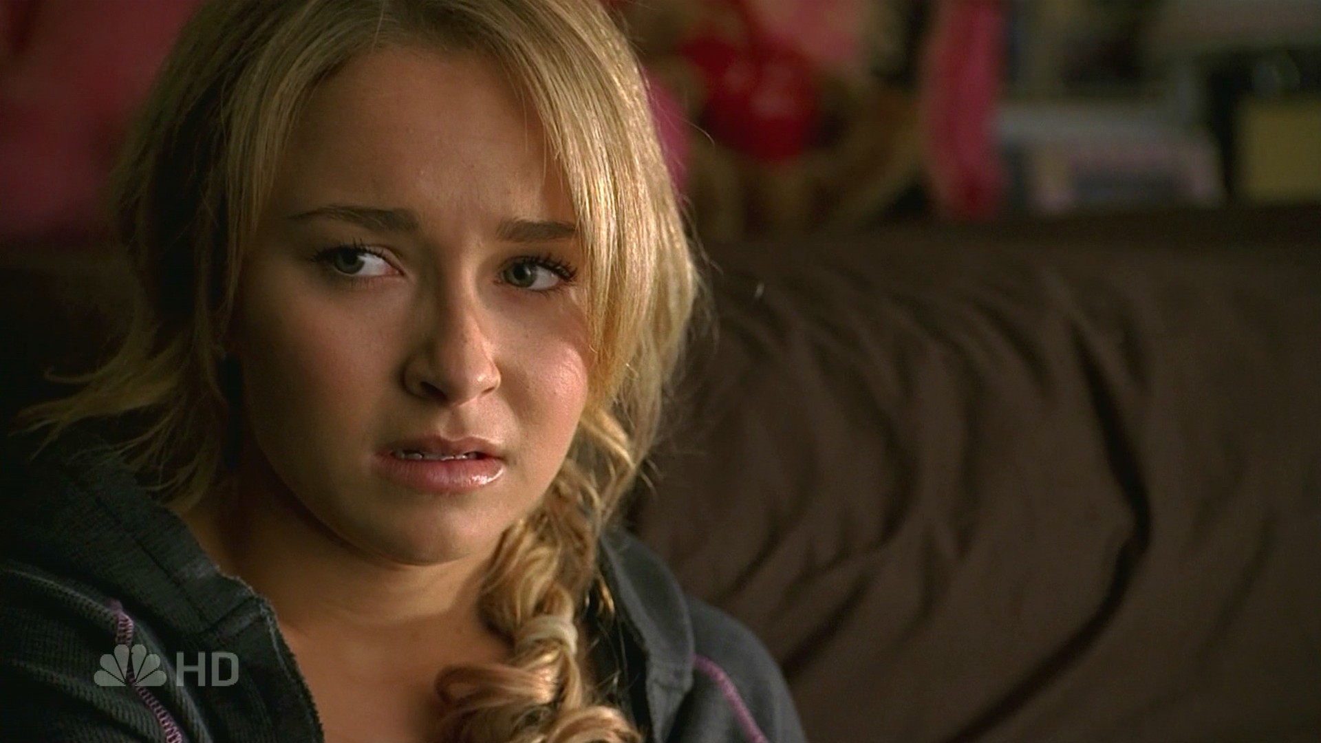 HaydenPanettiere_Heroes_S01E11_HDTV_040.jpg