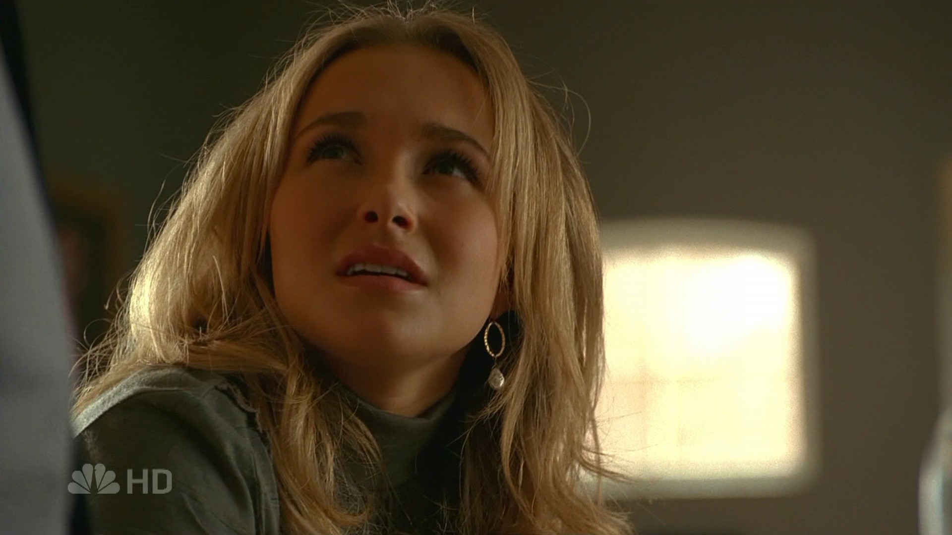 HaydenPanettiere_Heroes_S01E12_HDTV_006.jpg