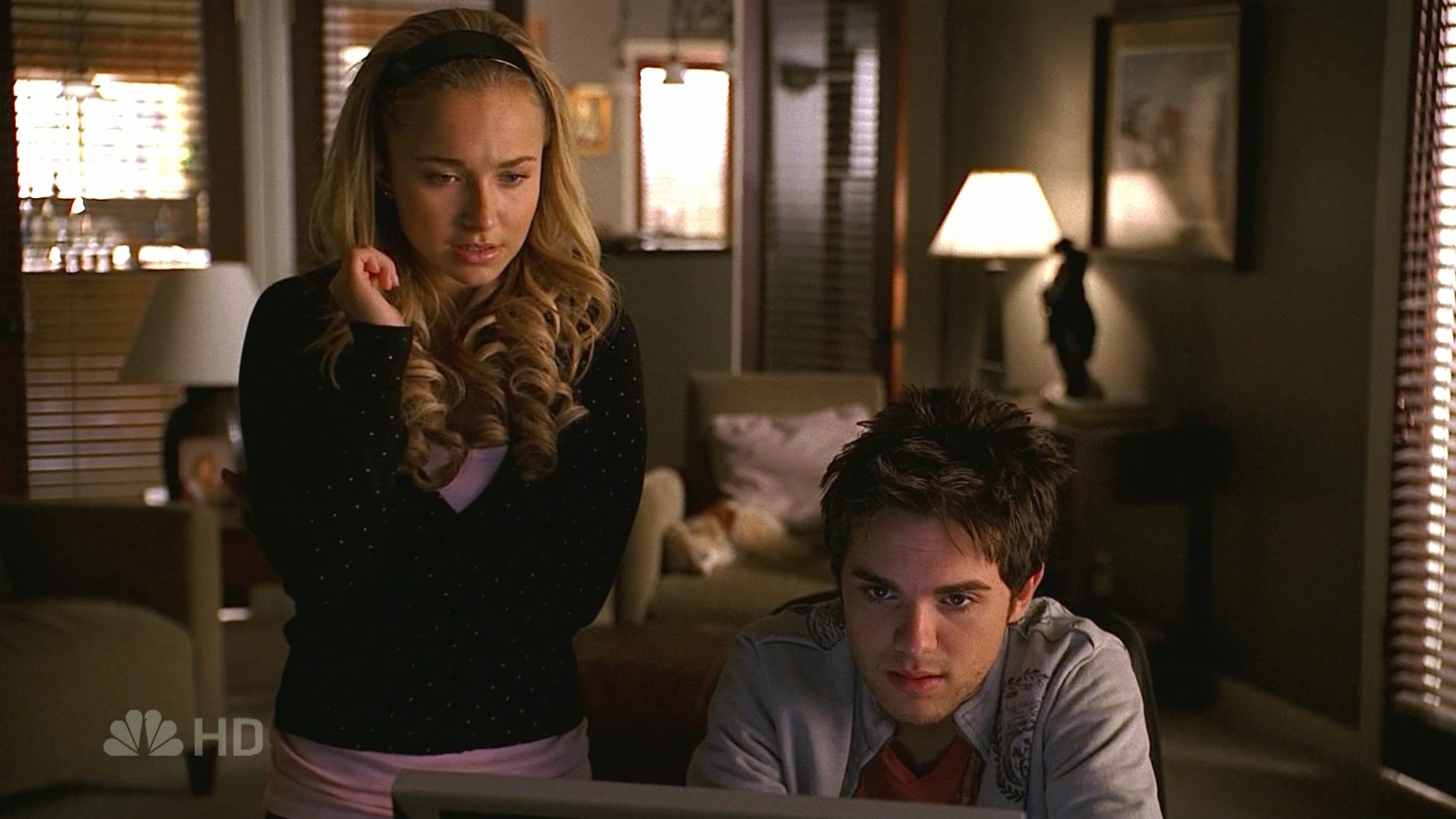 HaydenPanettiere_Heroes_S01E13_HDTV_004.jpg