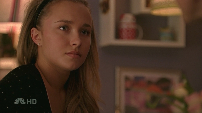 HaydenPanettiere_Heroes_S01E13_HDTV_036.jpg