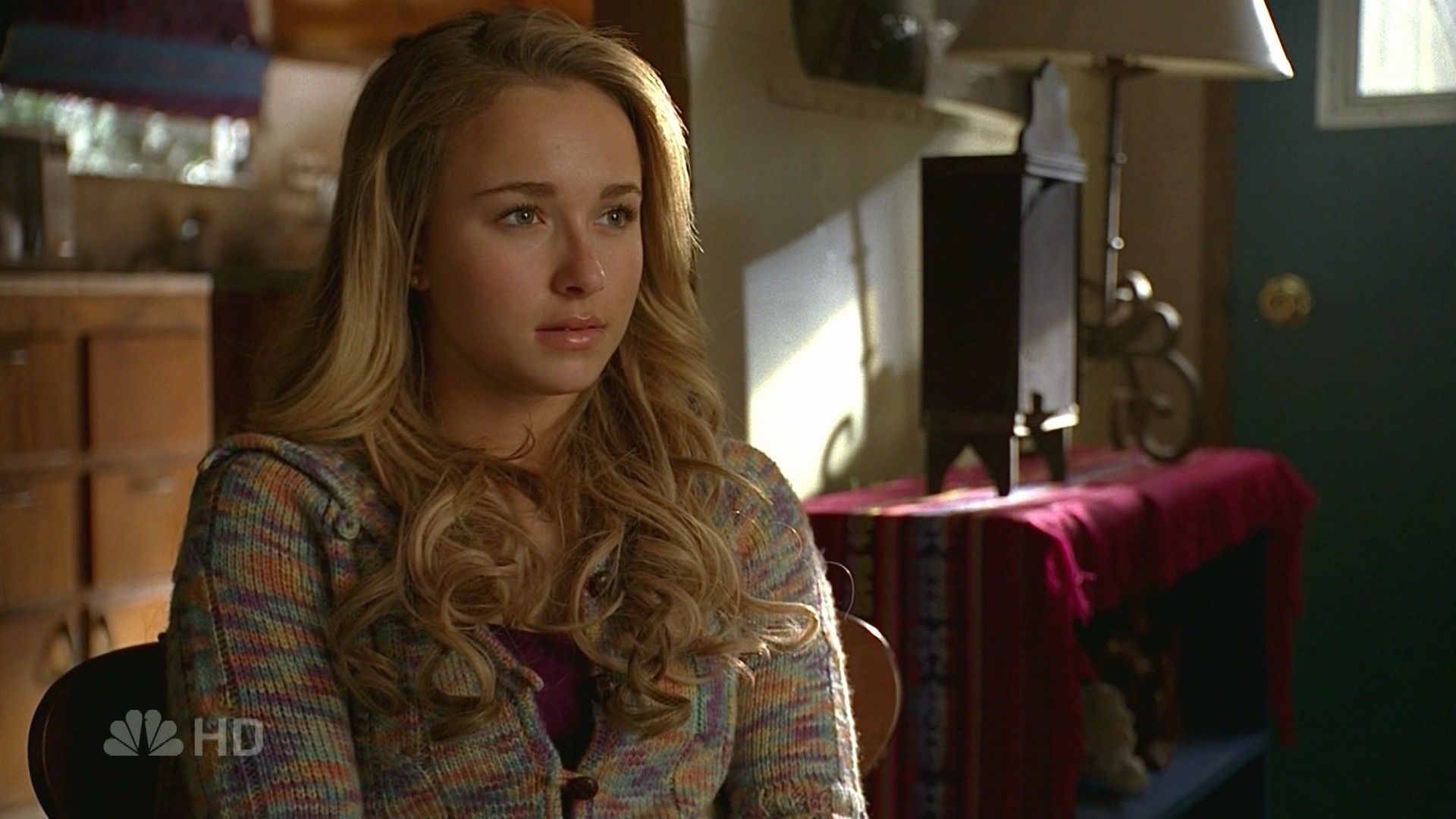 HaydenPanettiere_Heroes_S01E14_HDTV_024.jpg HaydenPanettiere_Heroes_S01E14_HDTV_024.jpg