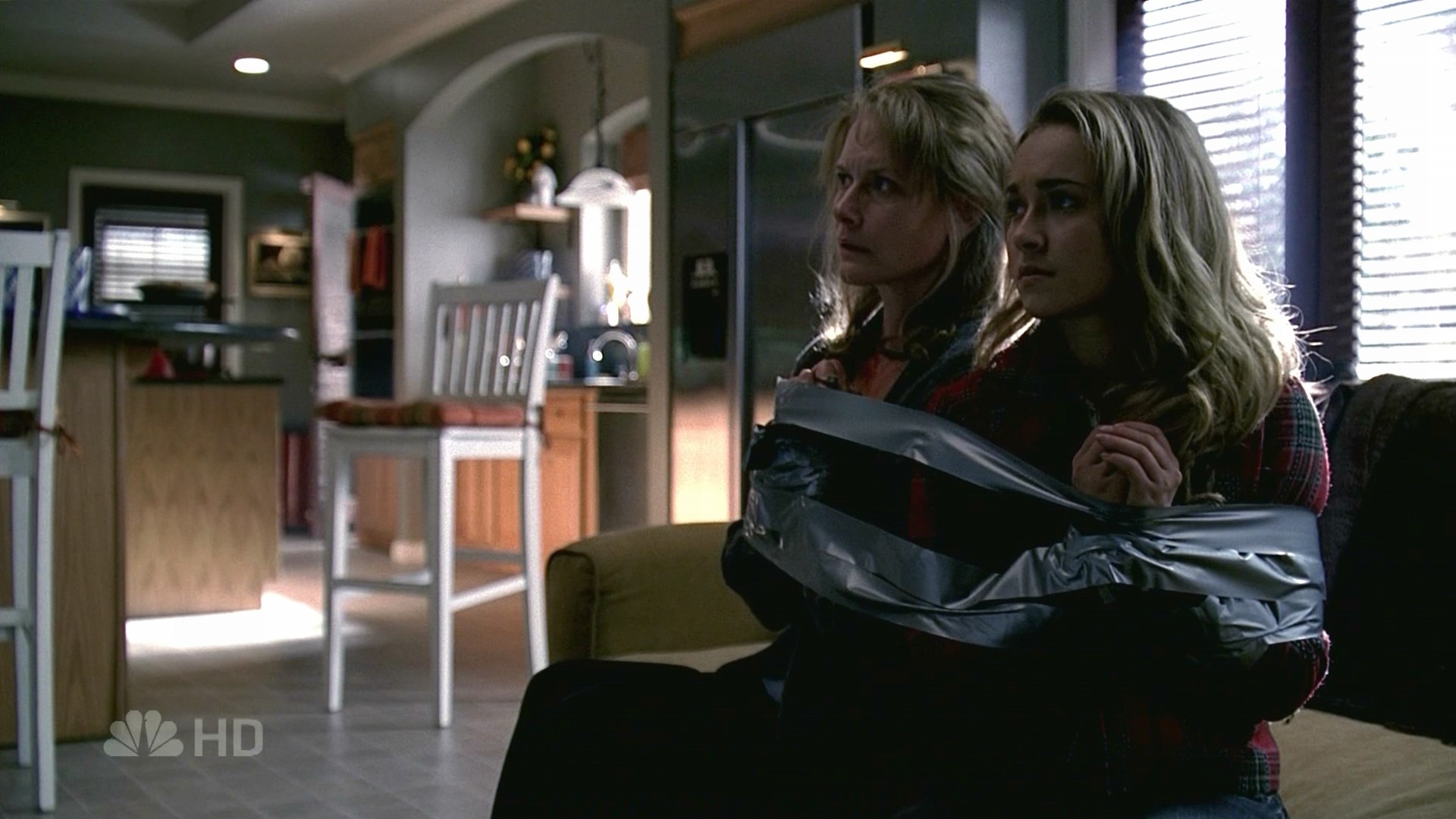 HaydenPanettiere_Heroes_S01E17_HDTV_055.jpg
