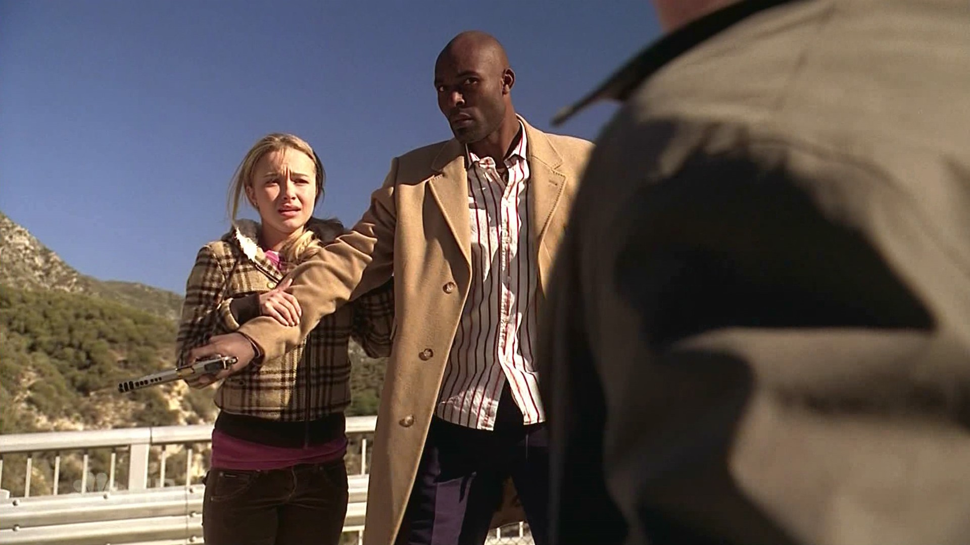 HaydenPanettiere_Heroes_S01E17_HDTV_094.jpg