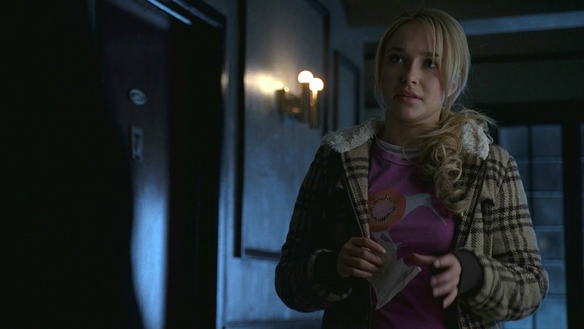 HaydenPanettiere_Heroes_S01E18_HDTV_026.jpg
