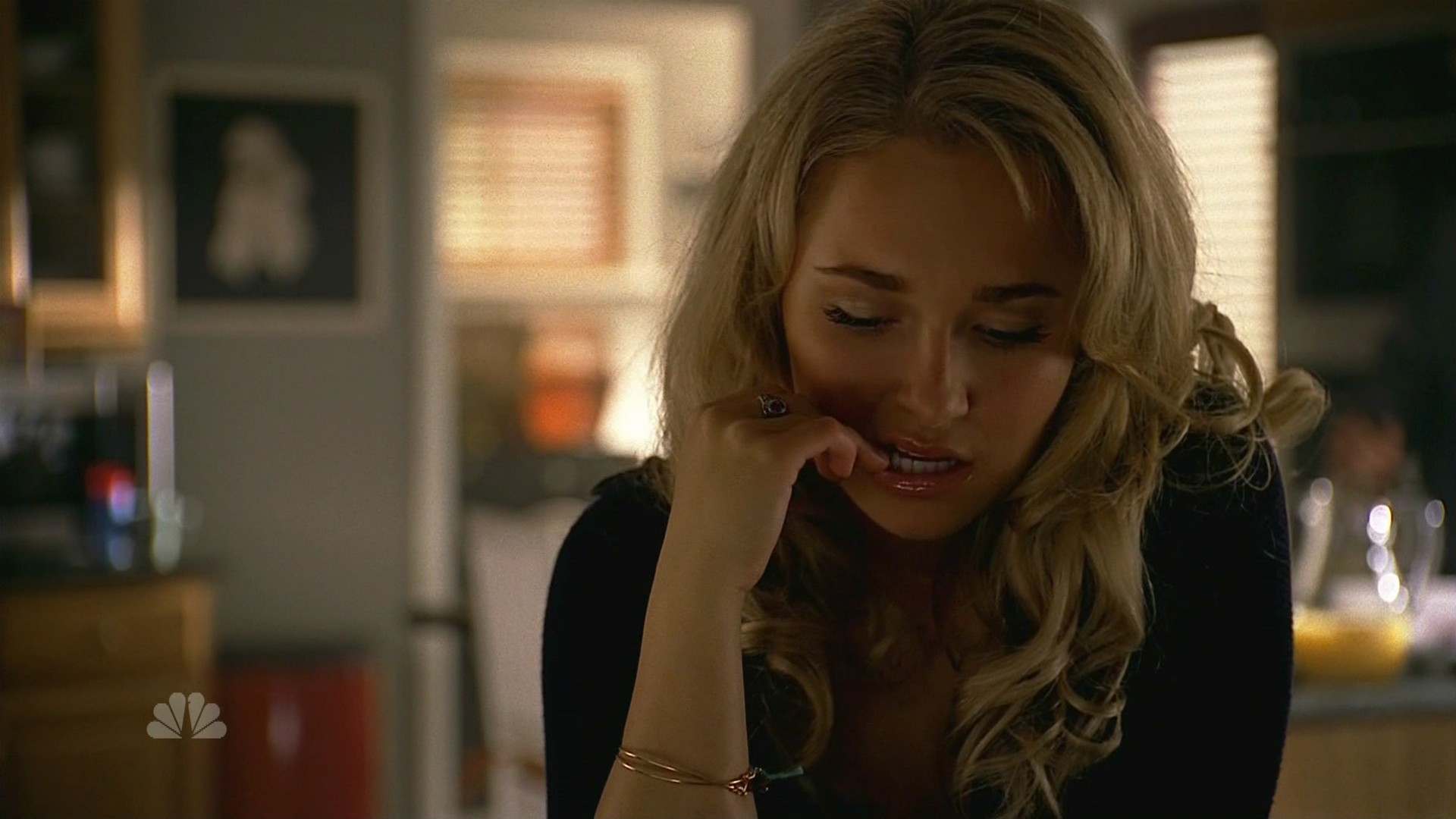 HaydenPanettiere_Heroes_S01E02_HDTV_001.jpg
