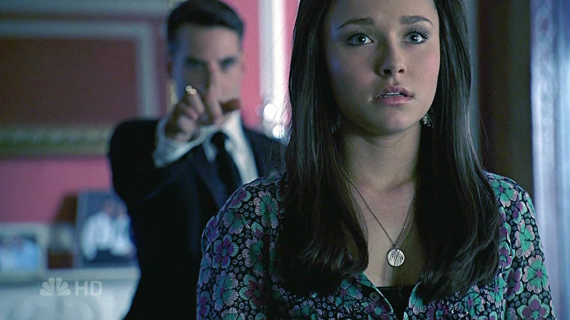 HaydenPanettiere_Heroes_S01E20_HDTV_042.jpg