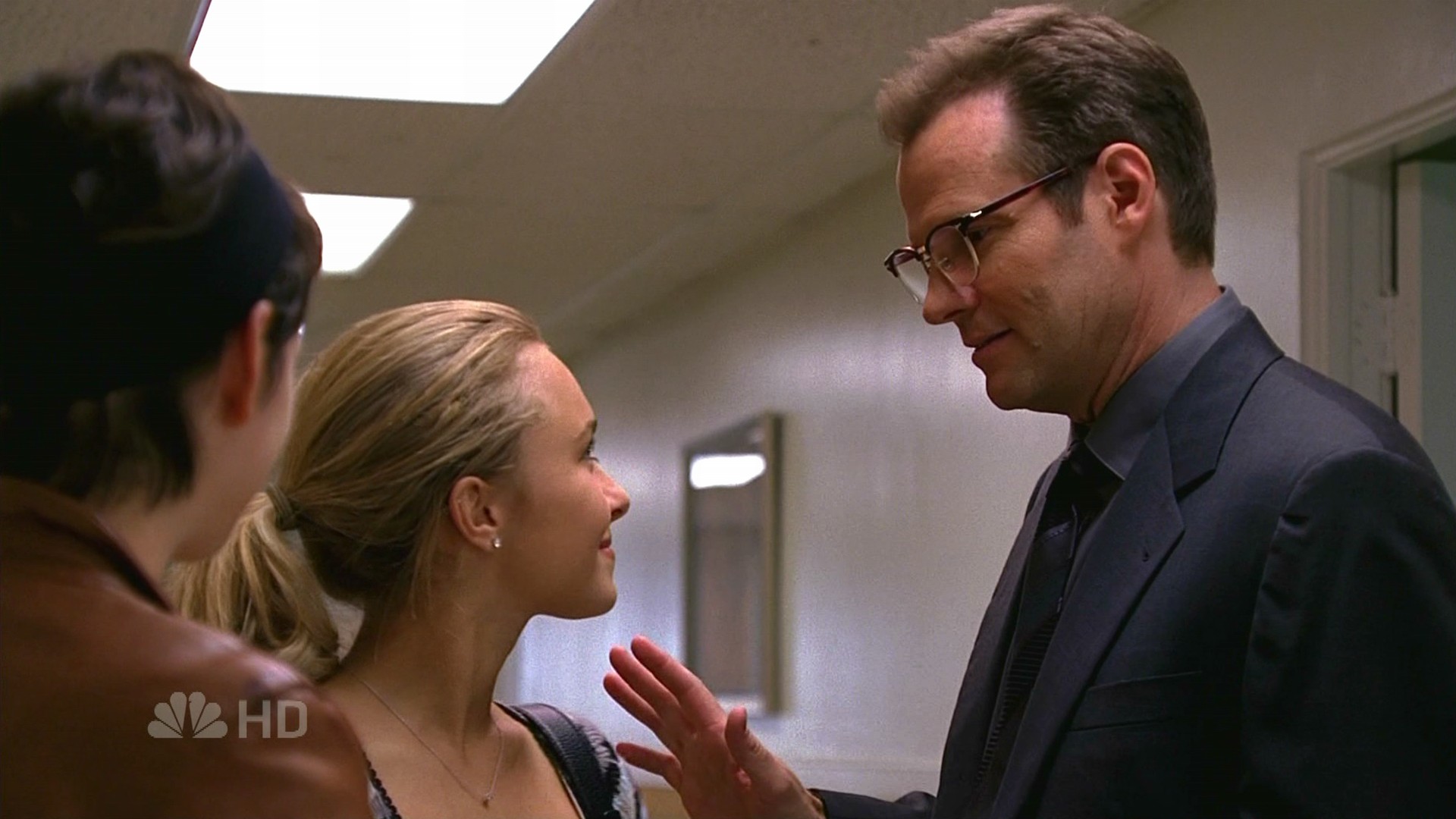 HaydenPanettiere_Heroes_S01E08_HDTV_010.jpg HaydenPanettiere_Heroes_S01E08_HDTV_010.jpg