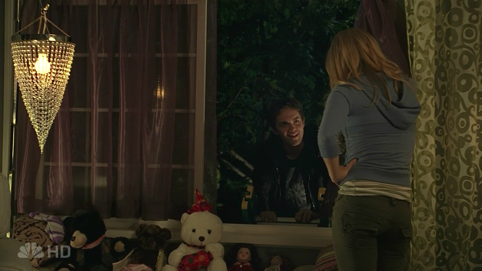 HaydenPanettiere_Heroes_S01E09_HDTV_037.jpg