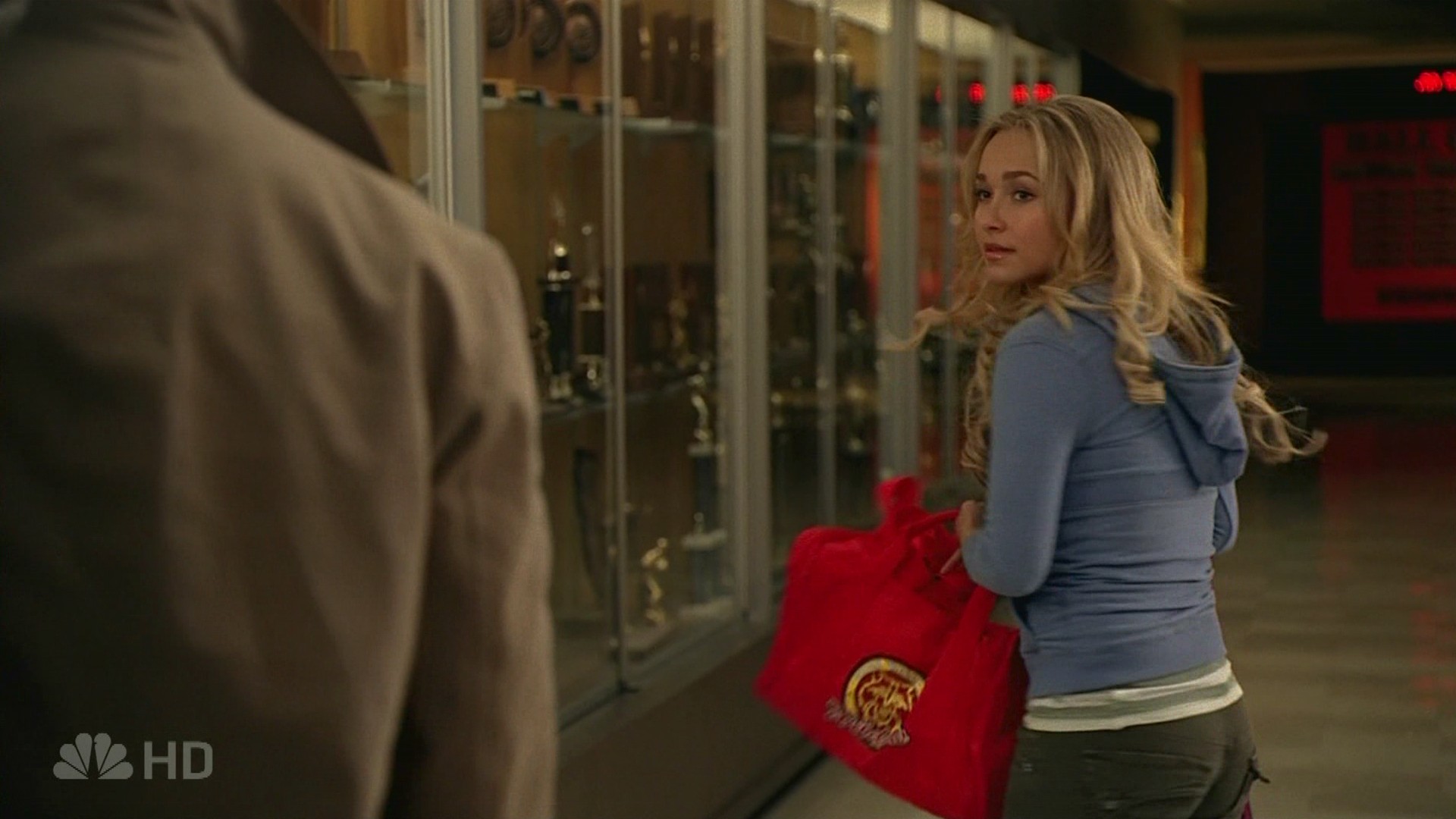 HaydenPanettiere_Heroes_S01E09_HDTV_047.jpg HaydenPanettiere_Heroes_S01E09_HDTV_047.jpg