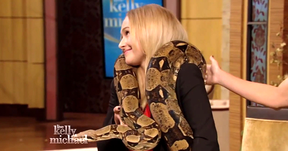 haydenpanettiere_snake_0072.jpg