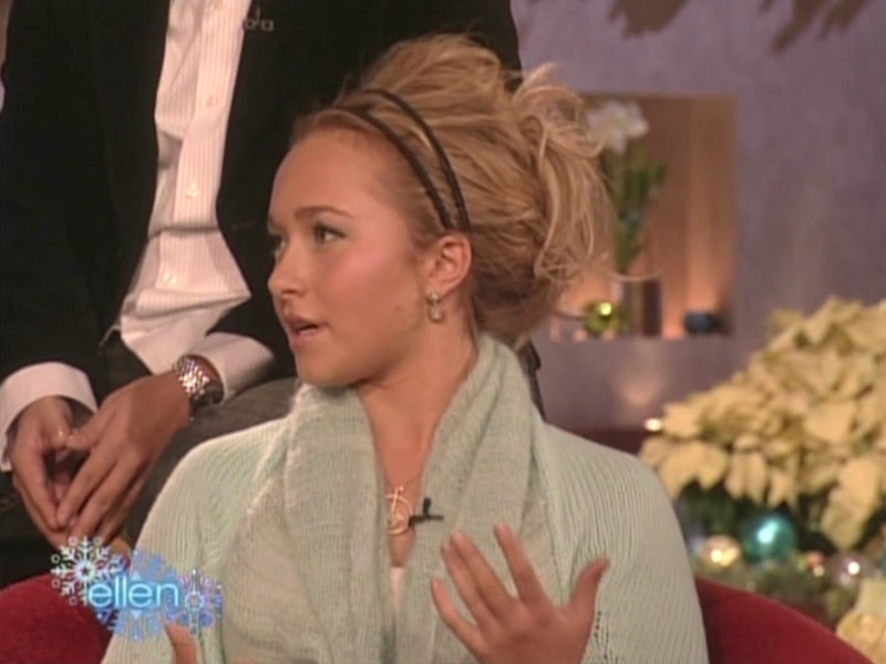 HaydenPanettiere_Ellen_2006-12-04_ATSC_012.jpg