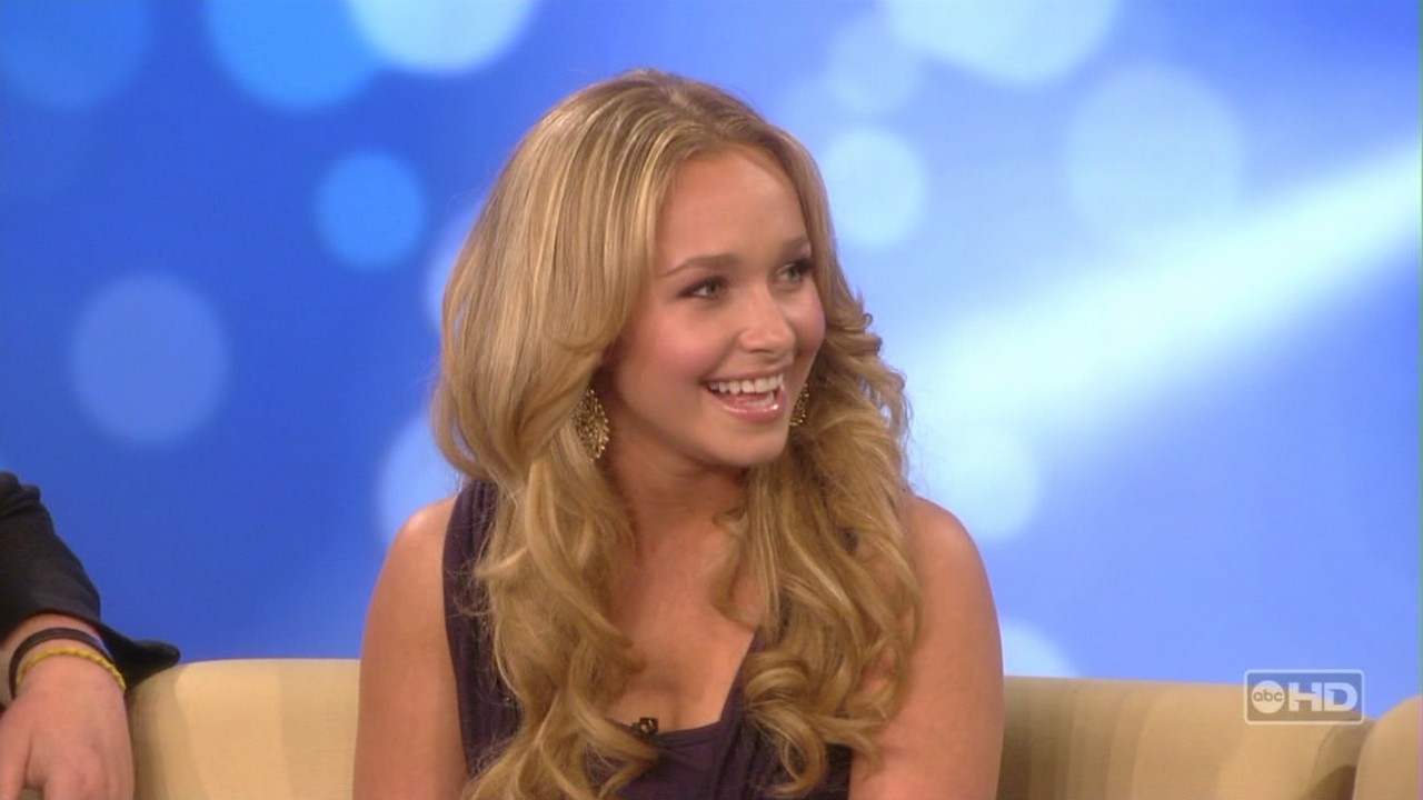 HaydenPanettiere_TheView_2007-05-08_HDTV_029.jpg HaydenPanettiere_TheView_2007-05-08_HDTV_029.jpg