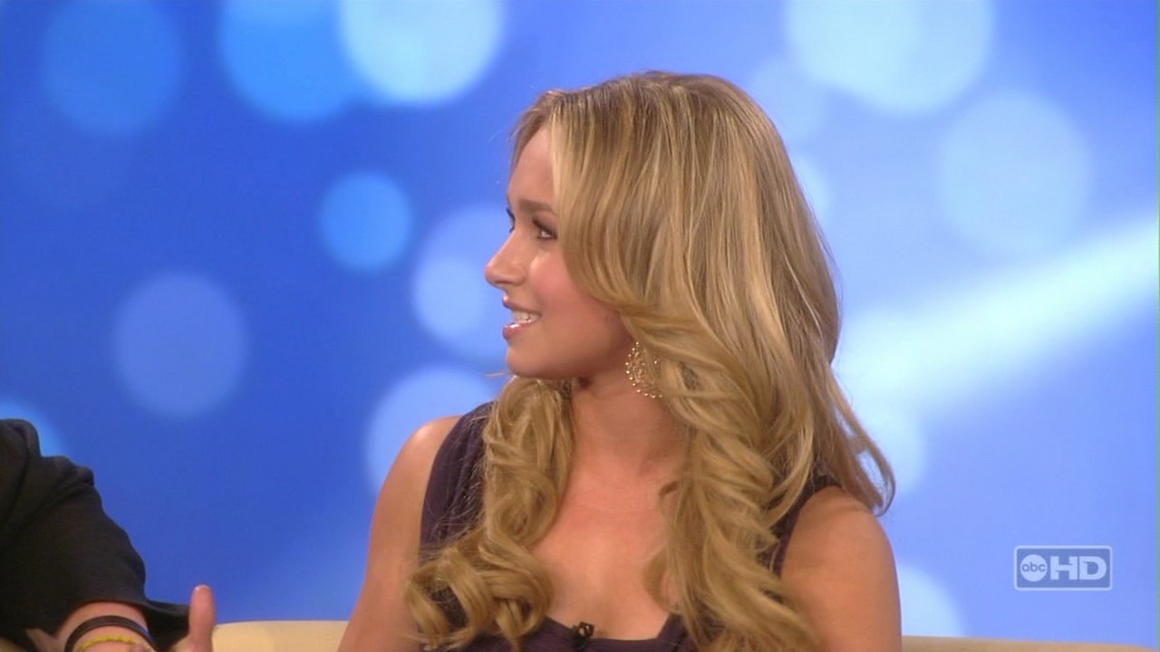 HaydenPanettiere_TheView_2007-05-08_HDTV_040.jpg HaydenPanettiere_TheView_2007-05-08_HDTV_040.jpg