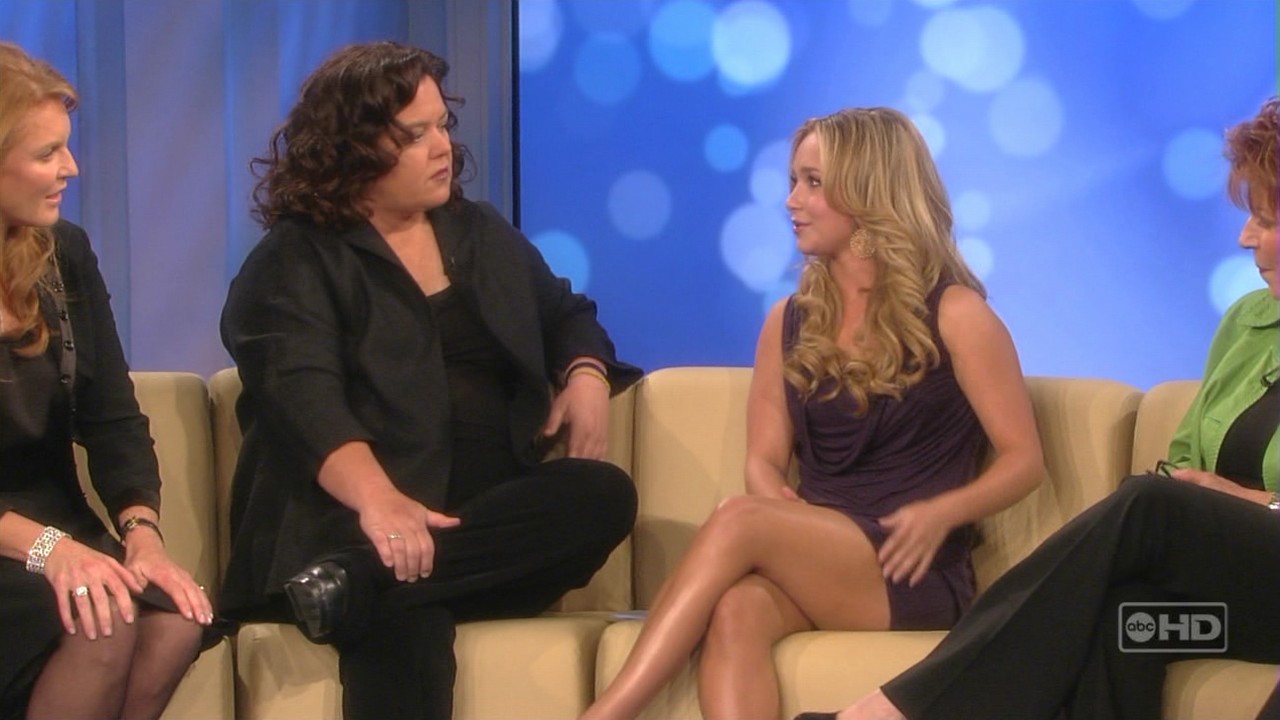 HaydenPanettiere_TheView_2007-05-08_HDTV_048.jpg