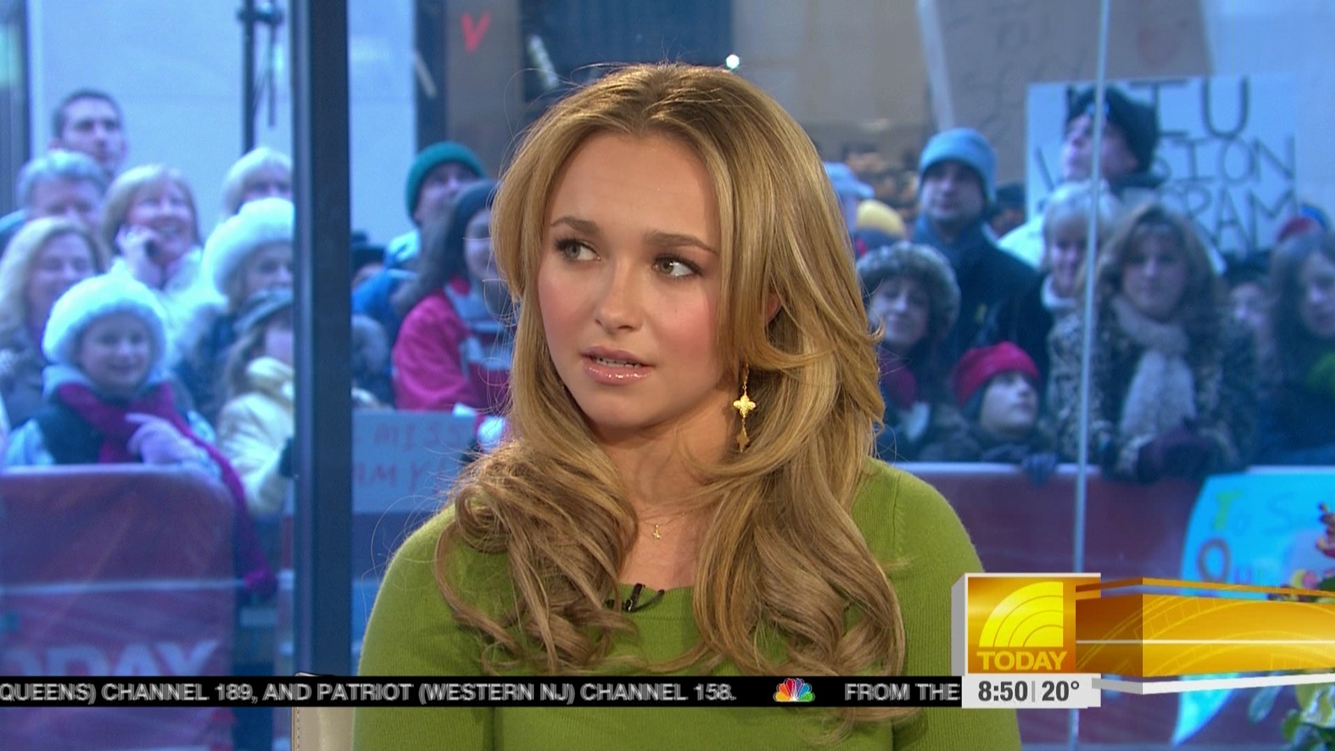 HaydenPanettiere_Today_2007-02-12_HDTV_042.jpg