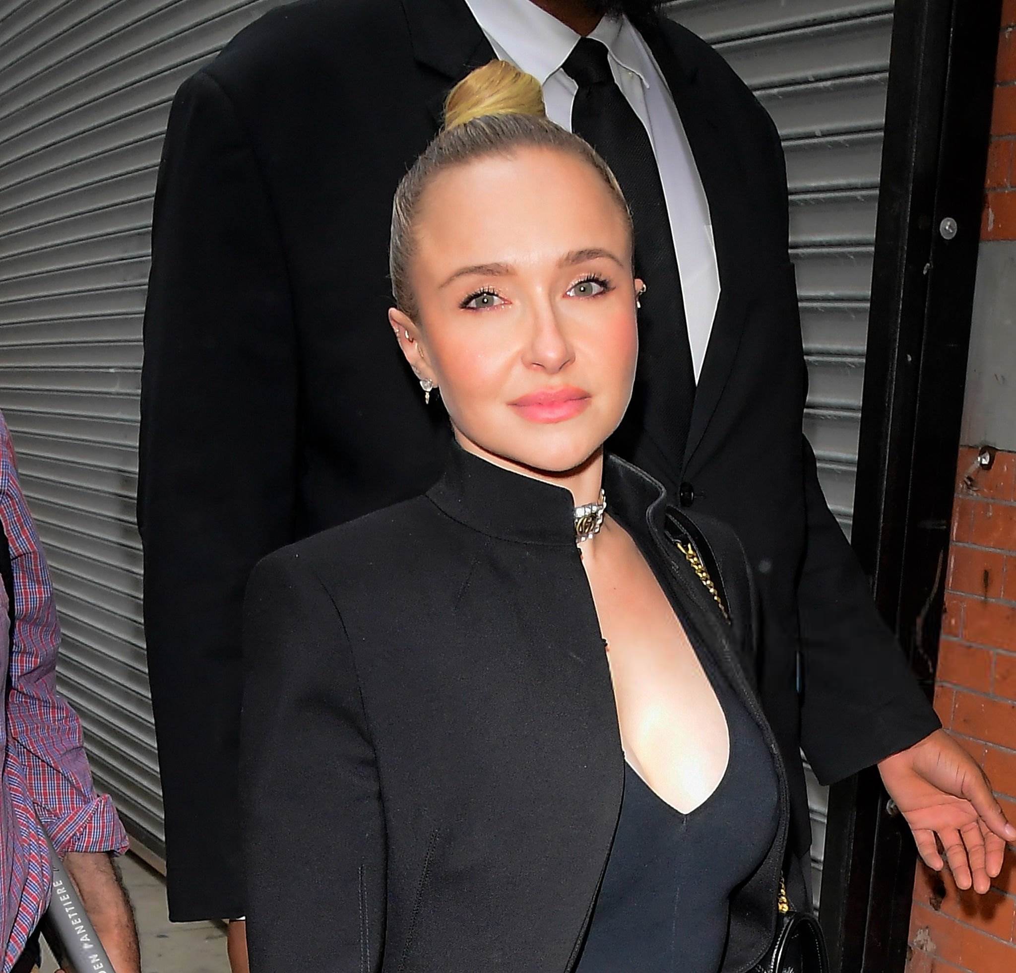 haydenpanettieresource_arrivingbooksigning_281529.jpg